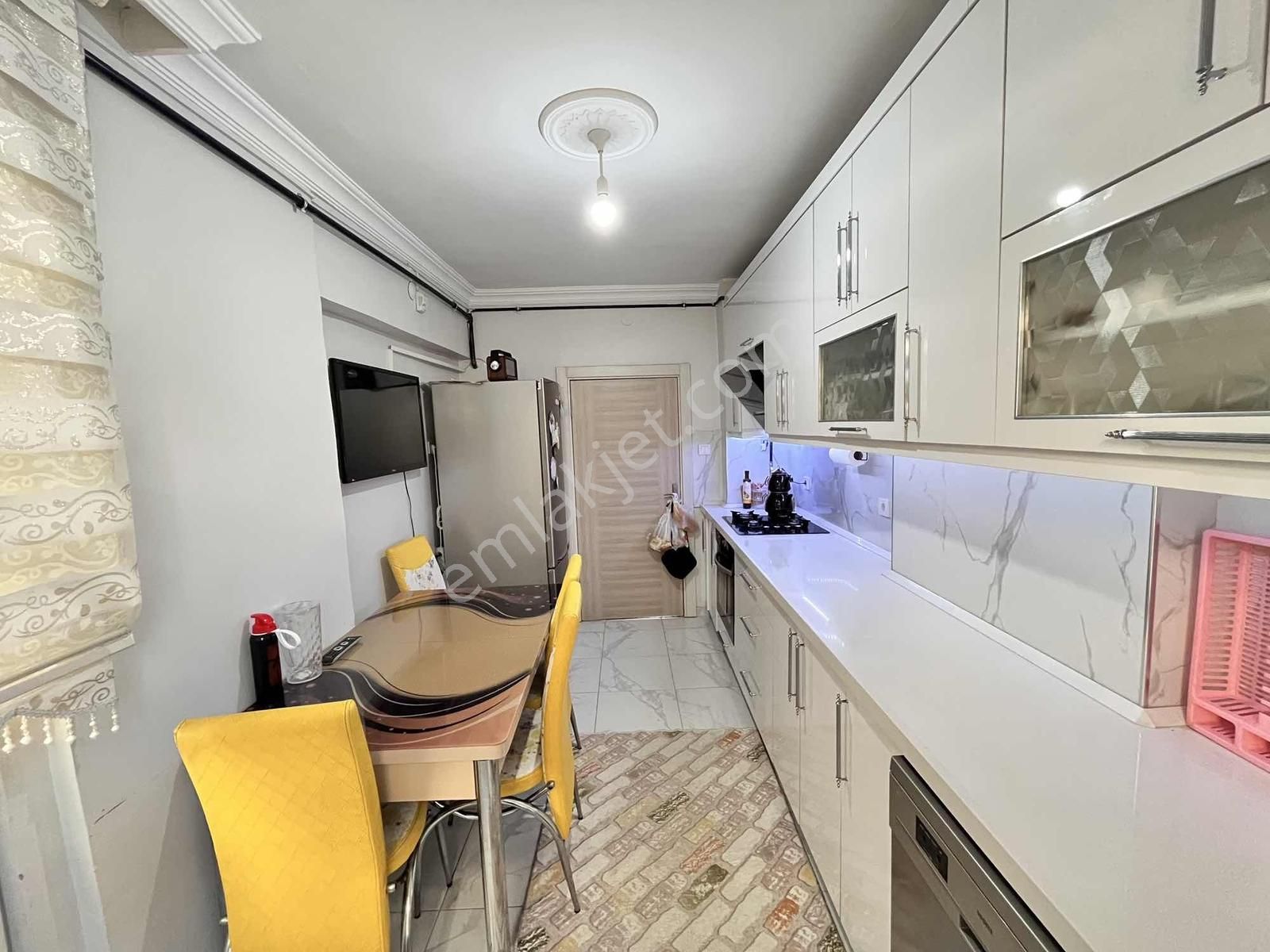 İstiklal Mahallesinde Fırsat 3+1 Ara Kat Daire - Görsel 12