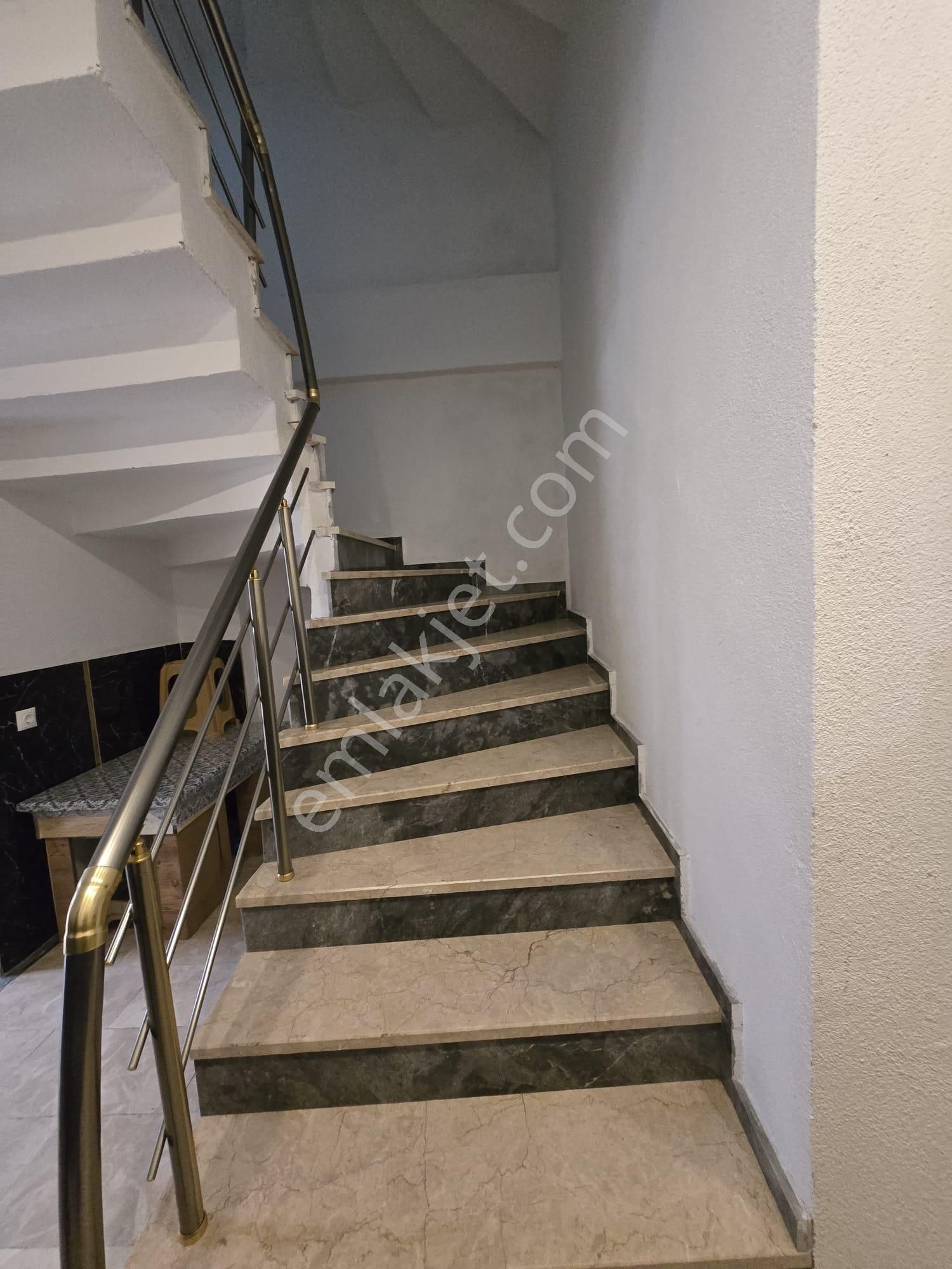 Sağlık Mahallesin De Cadde Üzeri 3+1 Satılık Daire - Görsel 3