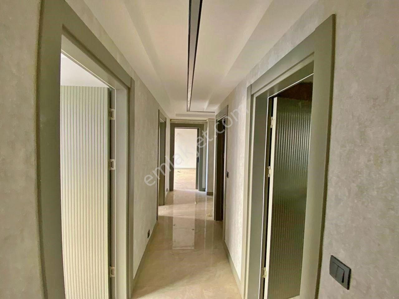 Uytundan Örende Havuzlu Ultralüks Sitede Bahçeli Satılık 2+1 - Görsel 31