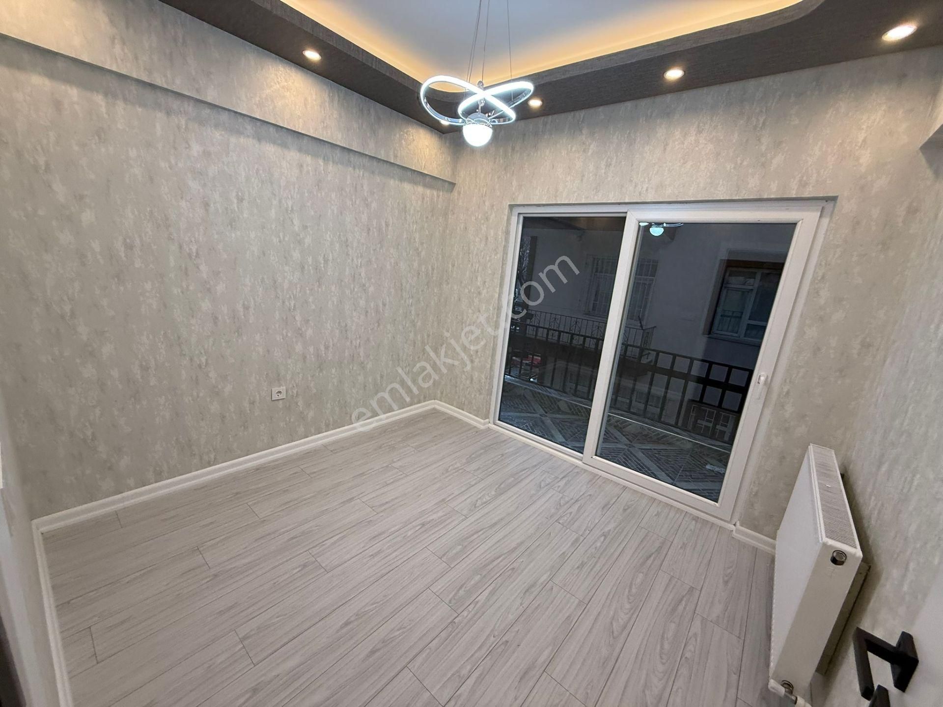 Bilgen Vatan'dan Yakacık'ta Ana Cadde Yakını 1. Kat Ön Cephe 3+1 Megalüks Yapılı Bağımsız Satılık - Görsel 22