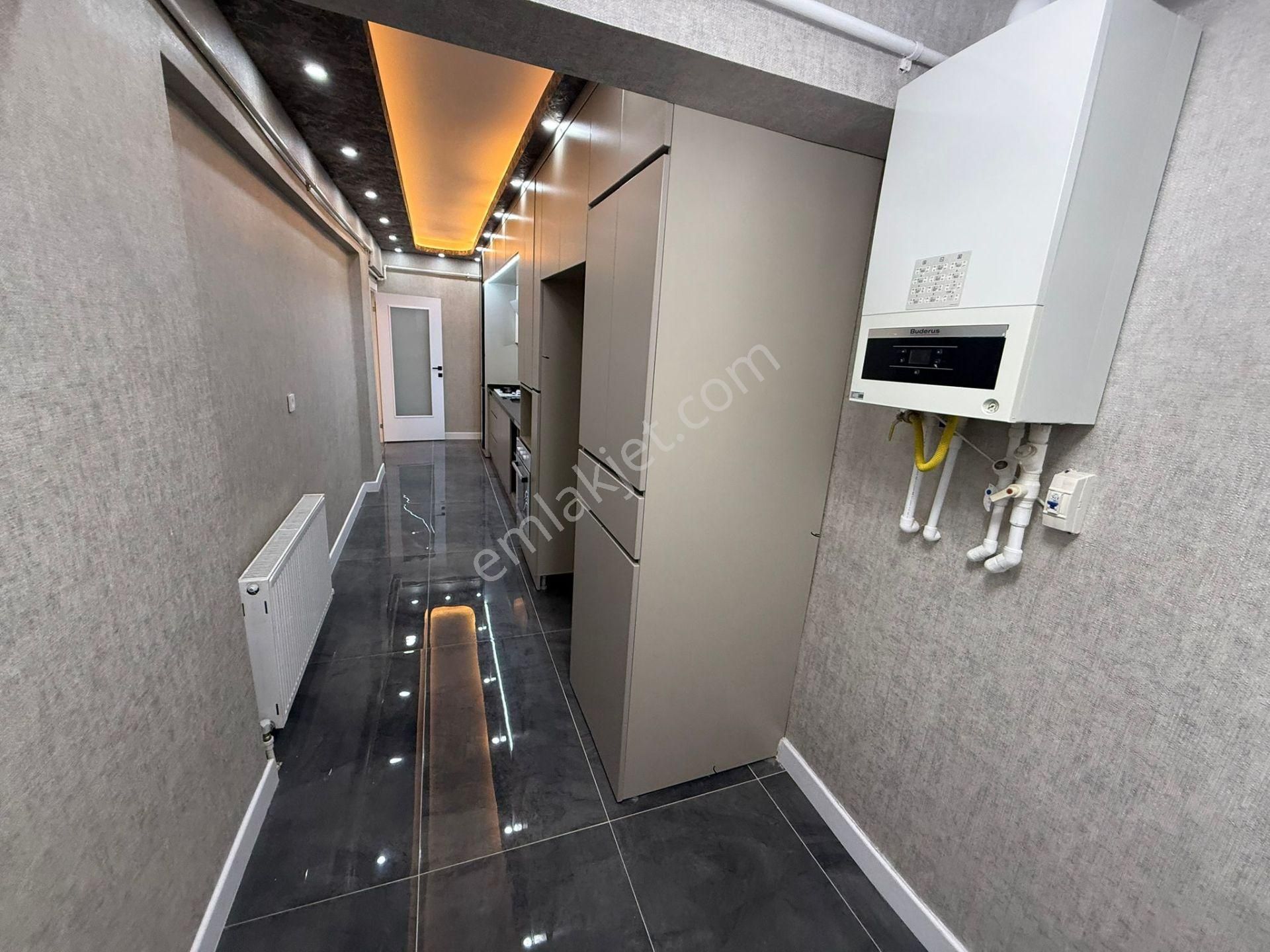 Bilgen Vatan'dan Yakacık'ta Ana Cadde Yakını 1. Kat Ön Cephe 3+1 Megalüks Yapılı Bağımsız Satılık - Görsel 10