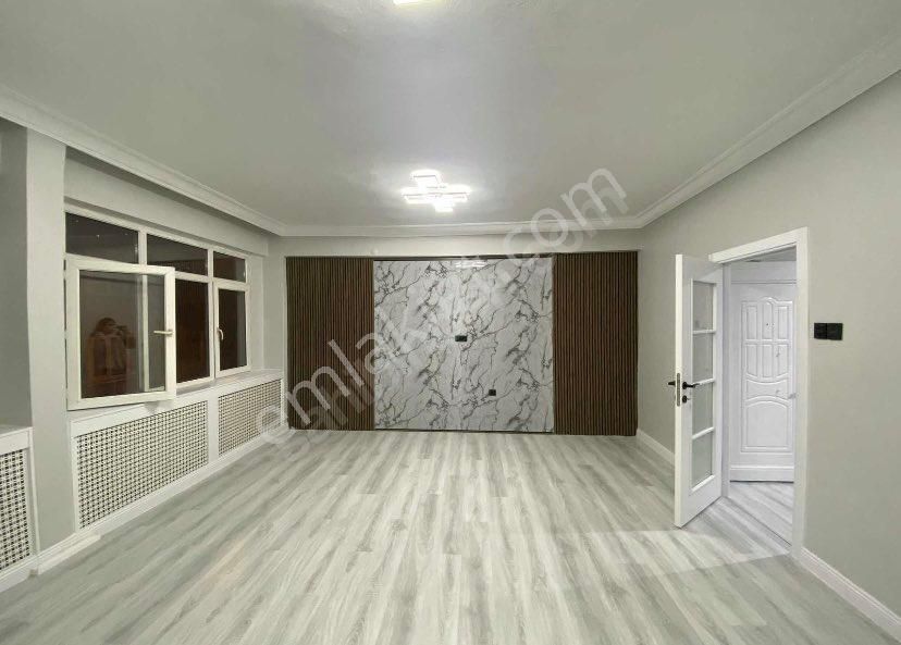 Furkan Emlaktan Çiftlik Mah. 2+1 1.kat 105m2 İçi Full Yapılı Balkonlu Arakat Satılık Fırsat Daire