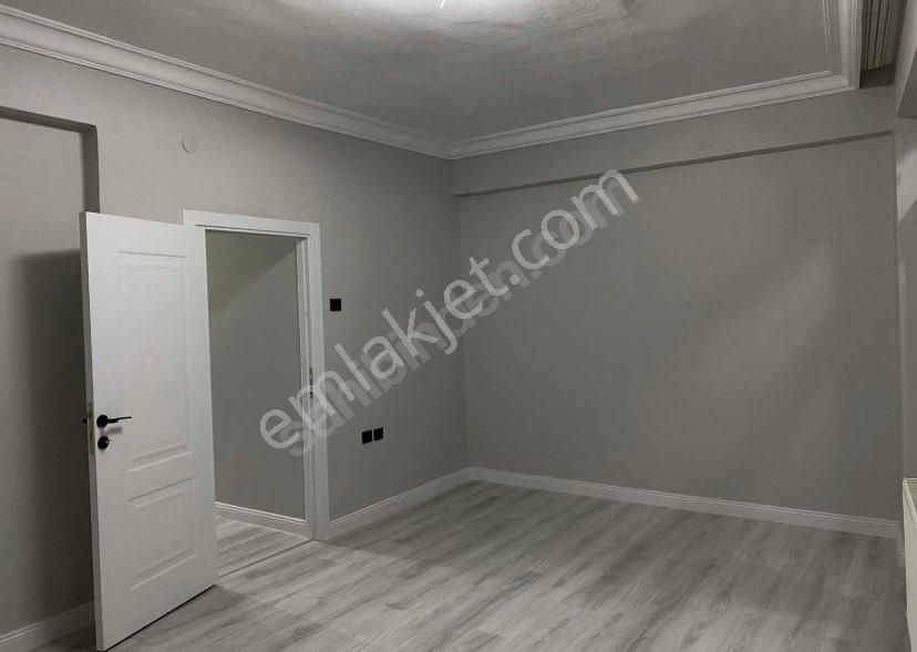 Furkan Emlaktan Çiftlik Mah. 2+1 1.kat 105m2 İçi Full Yapılı Balkonlu Arakat Satılık Fırsat Daire - Görsel 12