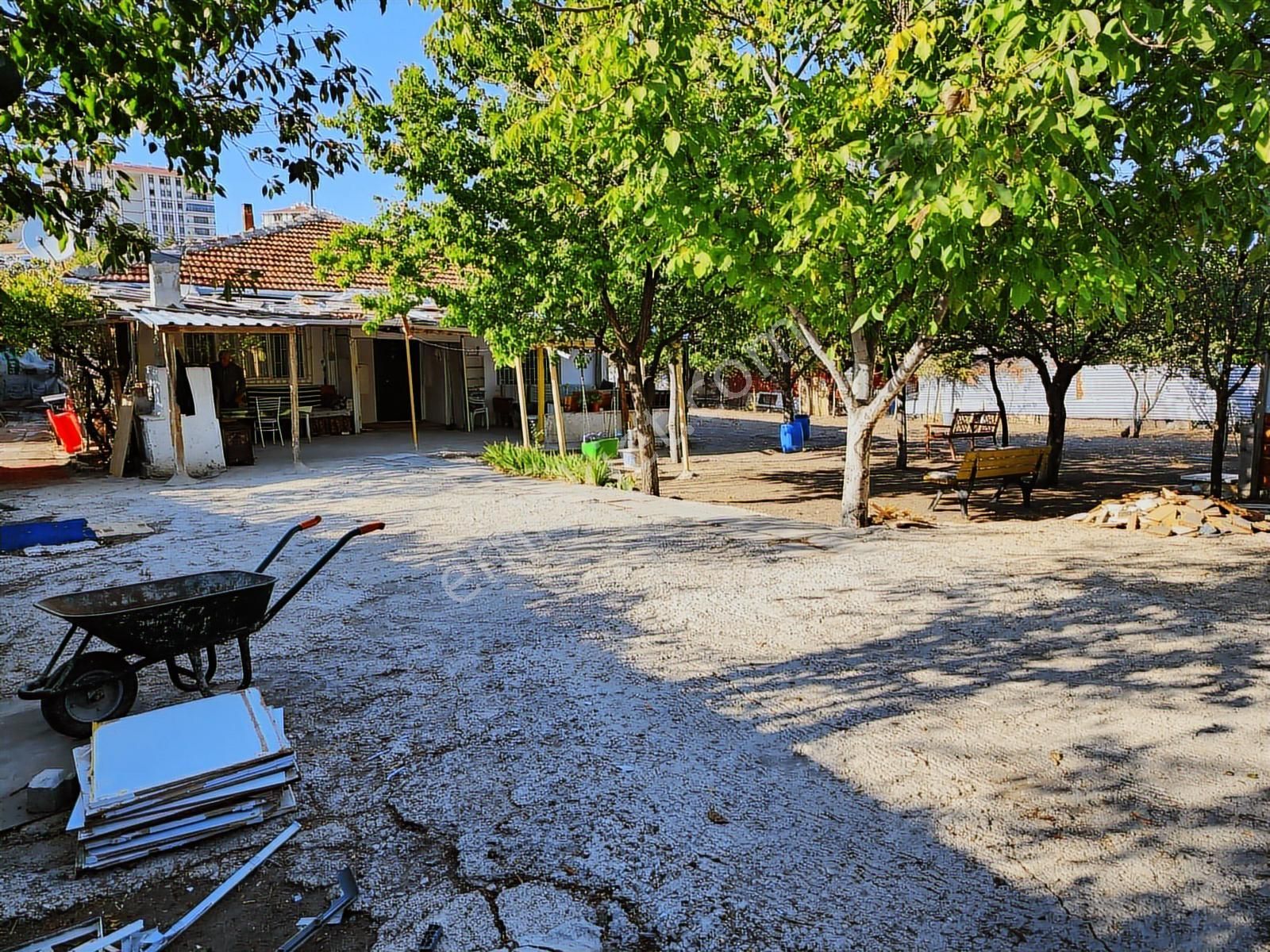 Güler^den Yenimahalle Yakacıkta 3+1 Müstakil(gecekondu) 800m2ars - Görsel 31