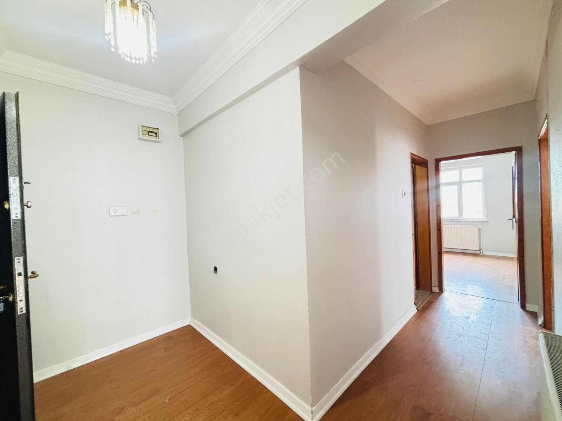 Güven'den Çarşı İçinde Cadde Üstü Okullara Komşu 2+1 Daire - Görsel 26