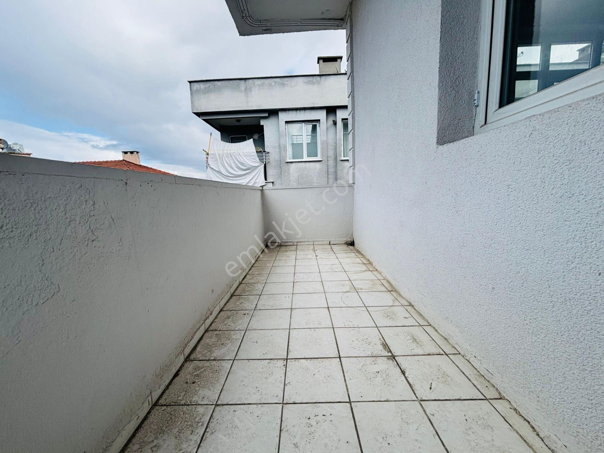 Güven'den Çarşı İçinde Cadde Üstü Okullara Komşu 2+1 Daire - Görsel 6