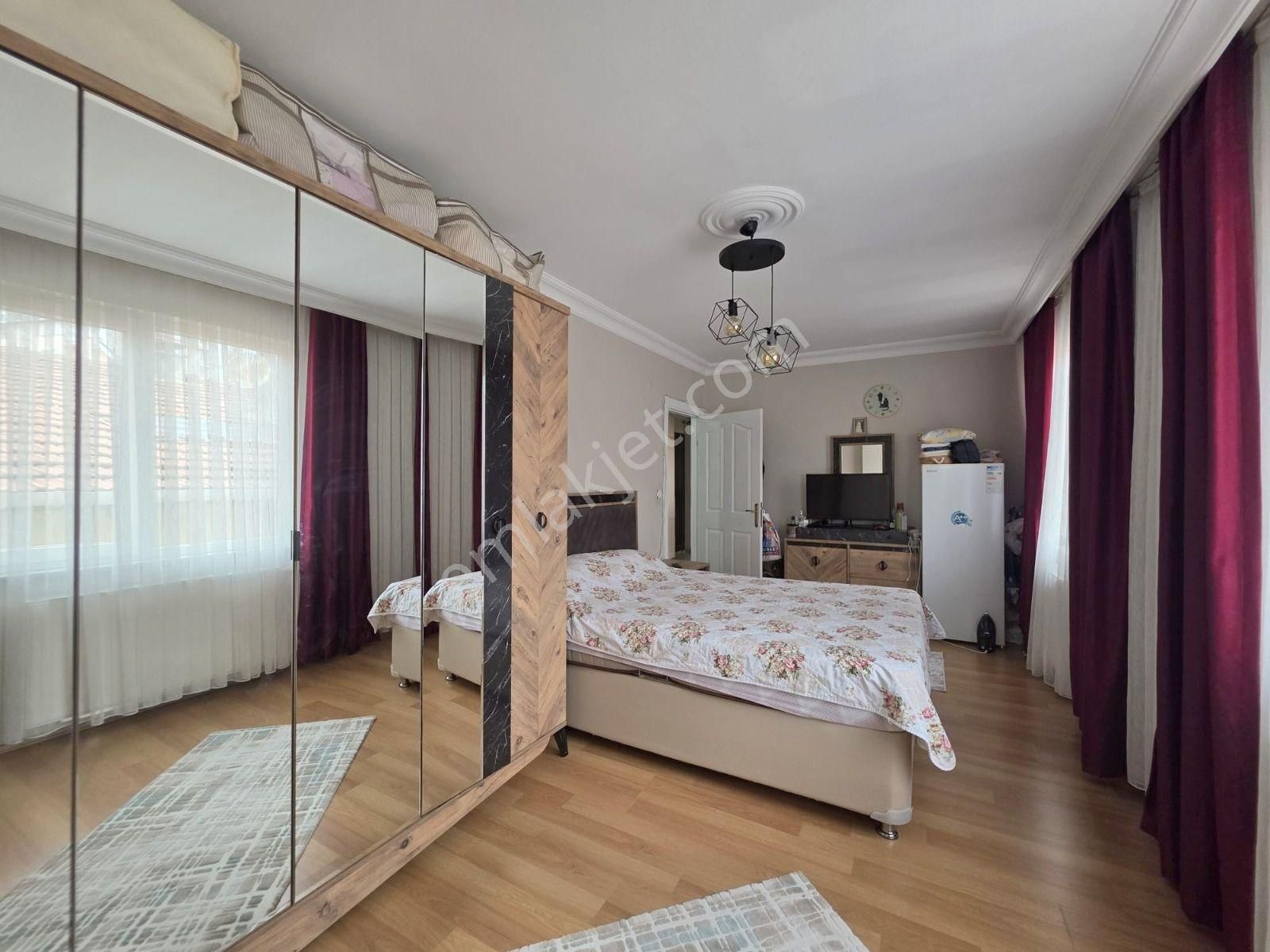 Mertcan'dan Erenler Cad.üzerinde Metroya 8dk İskanlı Dubleks 3+2 - Görsel 20