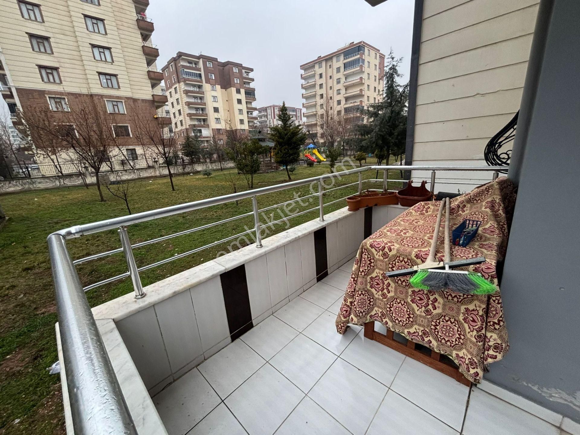 Bağcılar Öğretmen Okulları Arkasında Satılık Masrafsız 2+1 Büyük Tip Daire - Görsel 14
