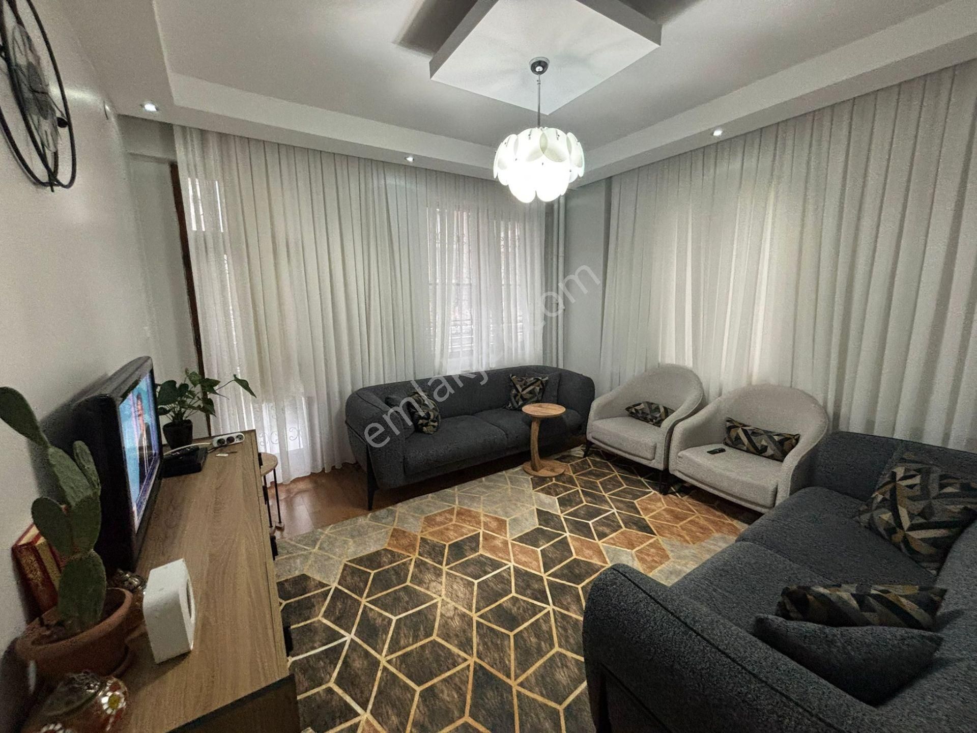 Bağcılar Öğretmen Okulları Arkasında Satılık Masrafsız 2+1 Büyük Tip Daire - Görsel 2
