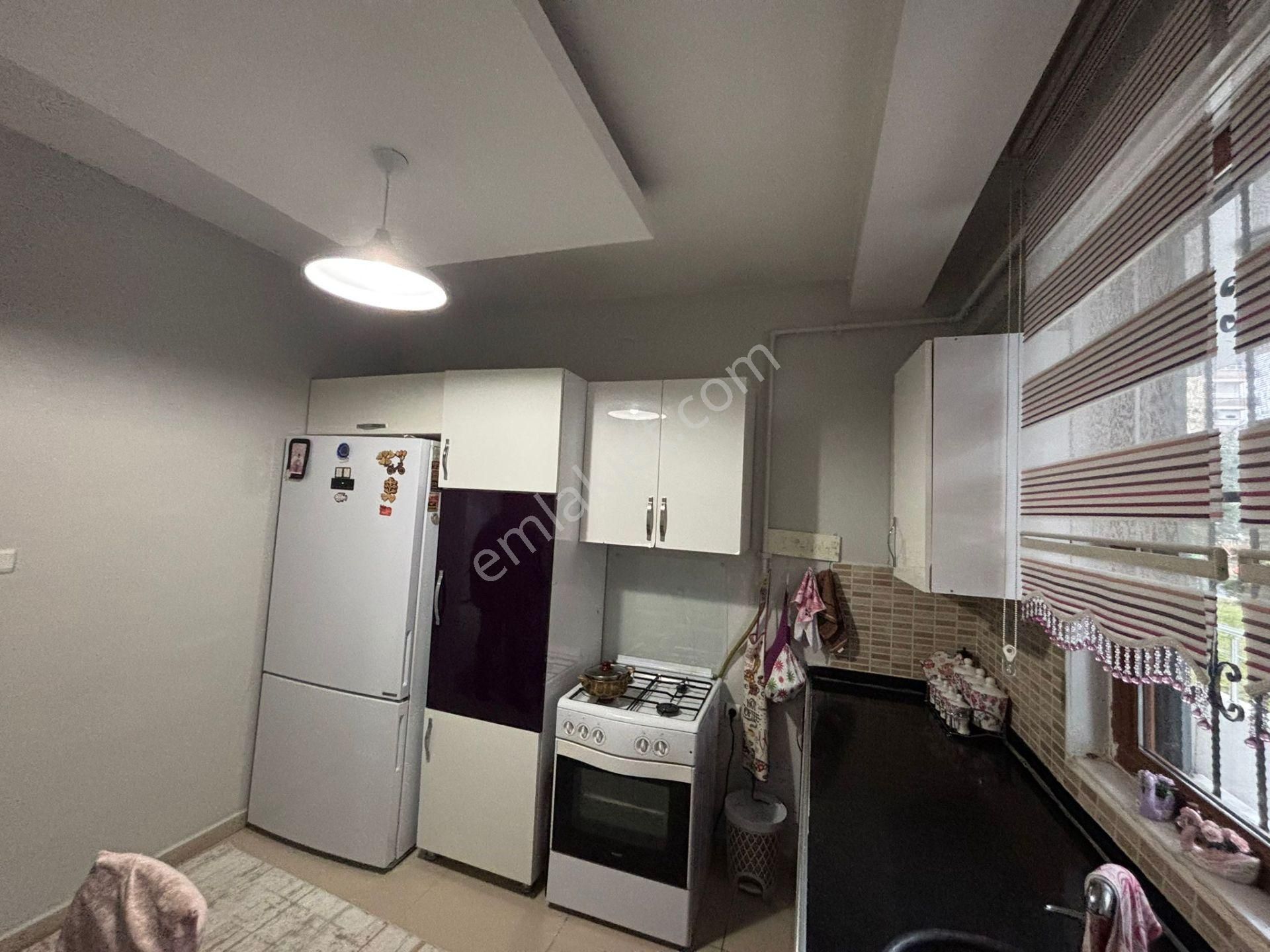 Bağcılar Öğretmen Okulları Arkasında Satılık Masrafsız 2+1 Büyük Tip Daire - Görsel 3