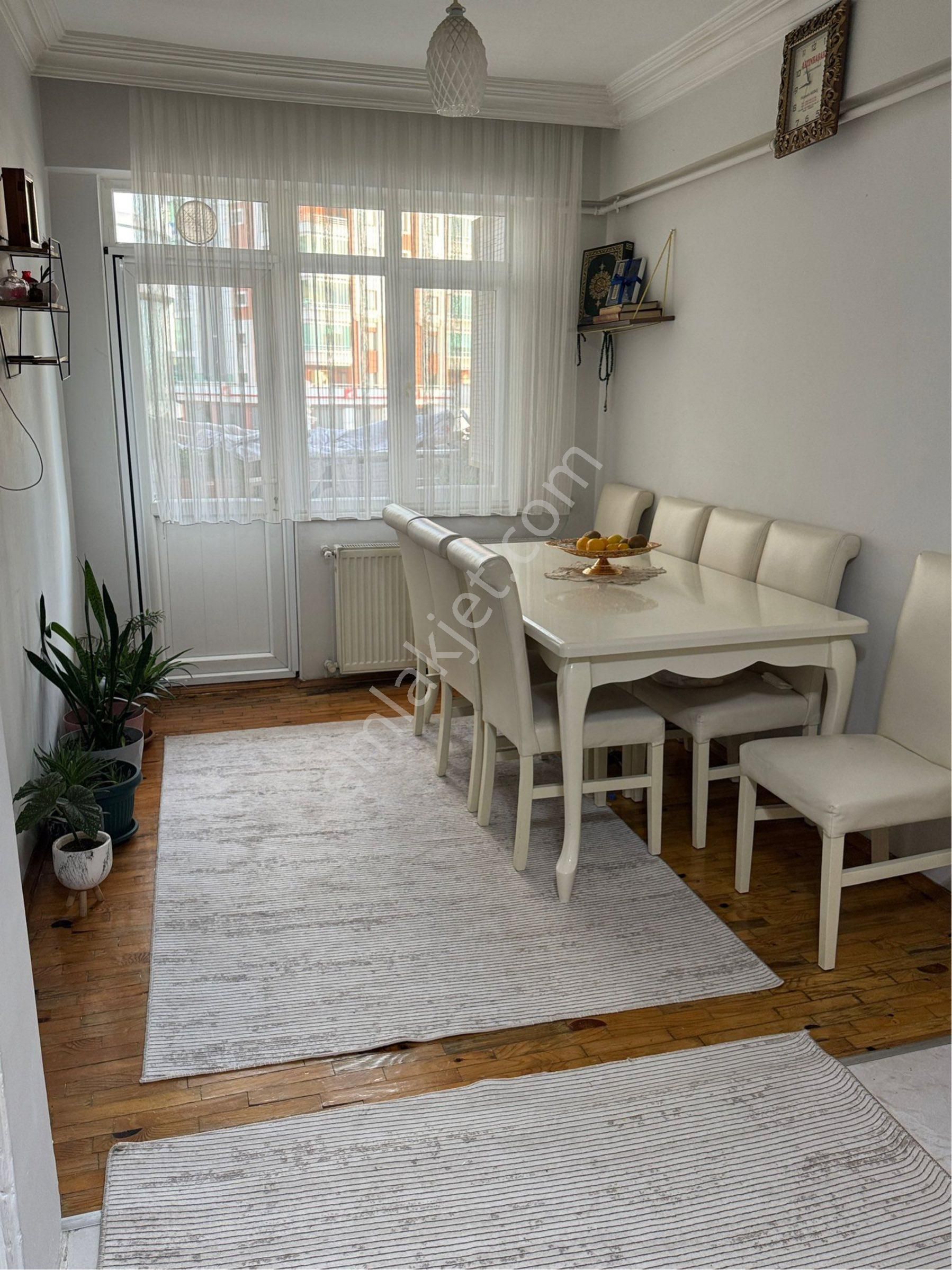 Furkan Emlaktan Hançerli Mah. 2+1 1.kat 110m2 Çift Balkonlu Asansörlü Caddeye Cephe Fırsat Daire - Görsel 4