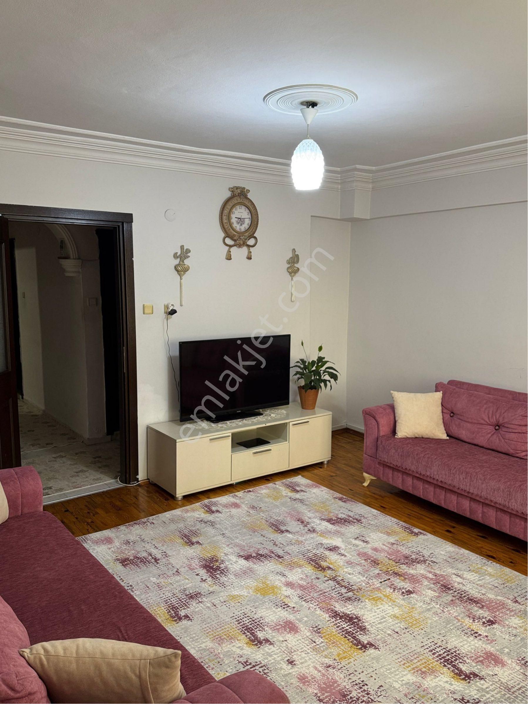 Furkan Emlaktan Hançerli Mah. 2+1 1.kat 110m2 Çift Balkonlu Asansörlü Caddeye Cephe Fırsat Daire - Görsel 5