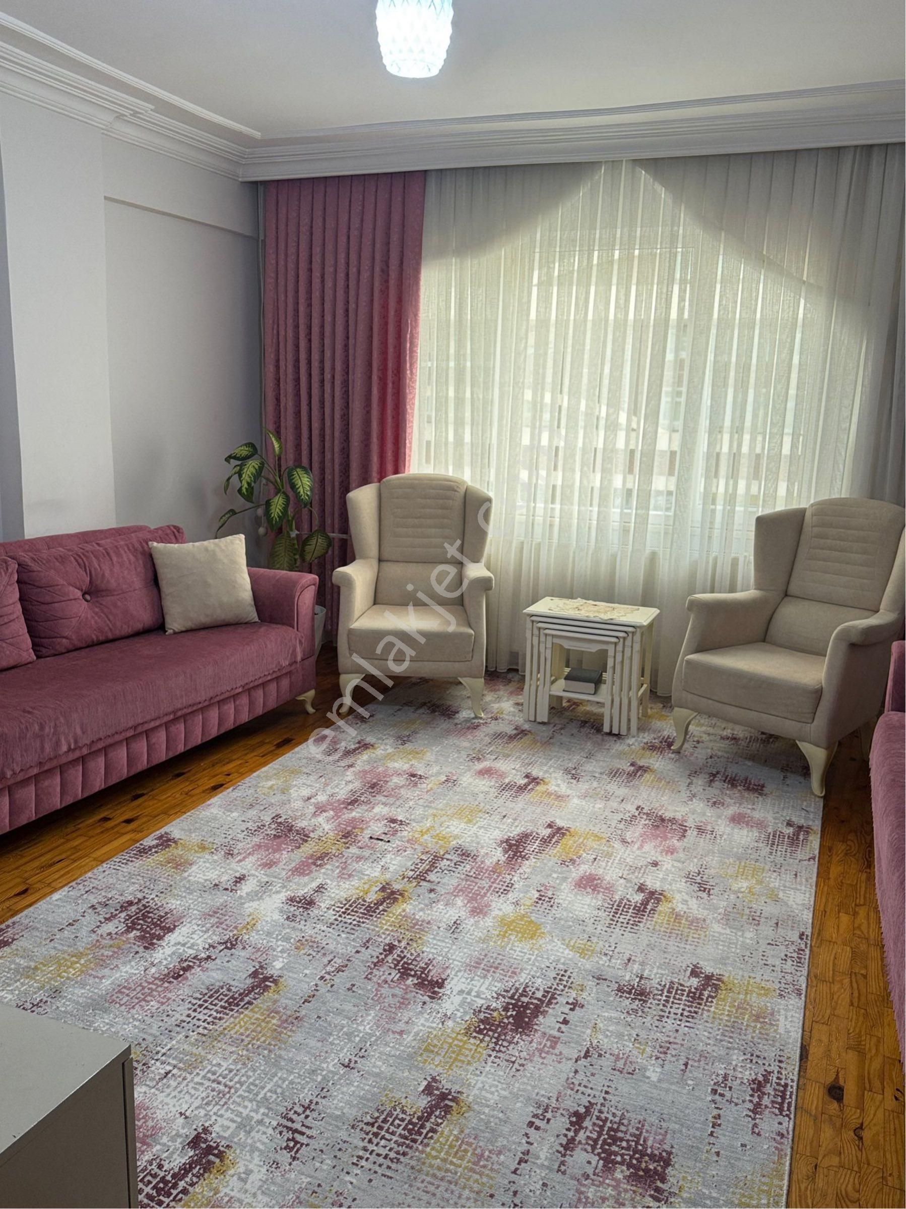 Furkan Emlaktan Hançerli Mah. 2+1 1.kat 110m2 Çift Balkonlu Asansörlü Caddeye Cephe Fırsat Daire - Görsel 3