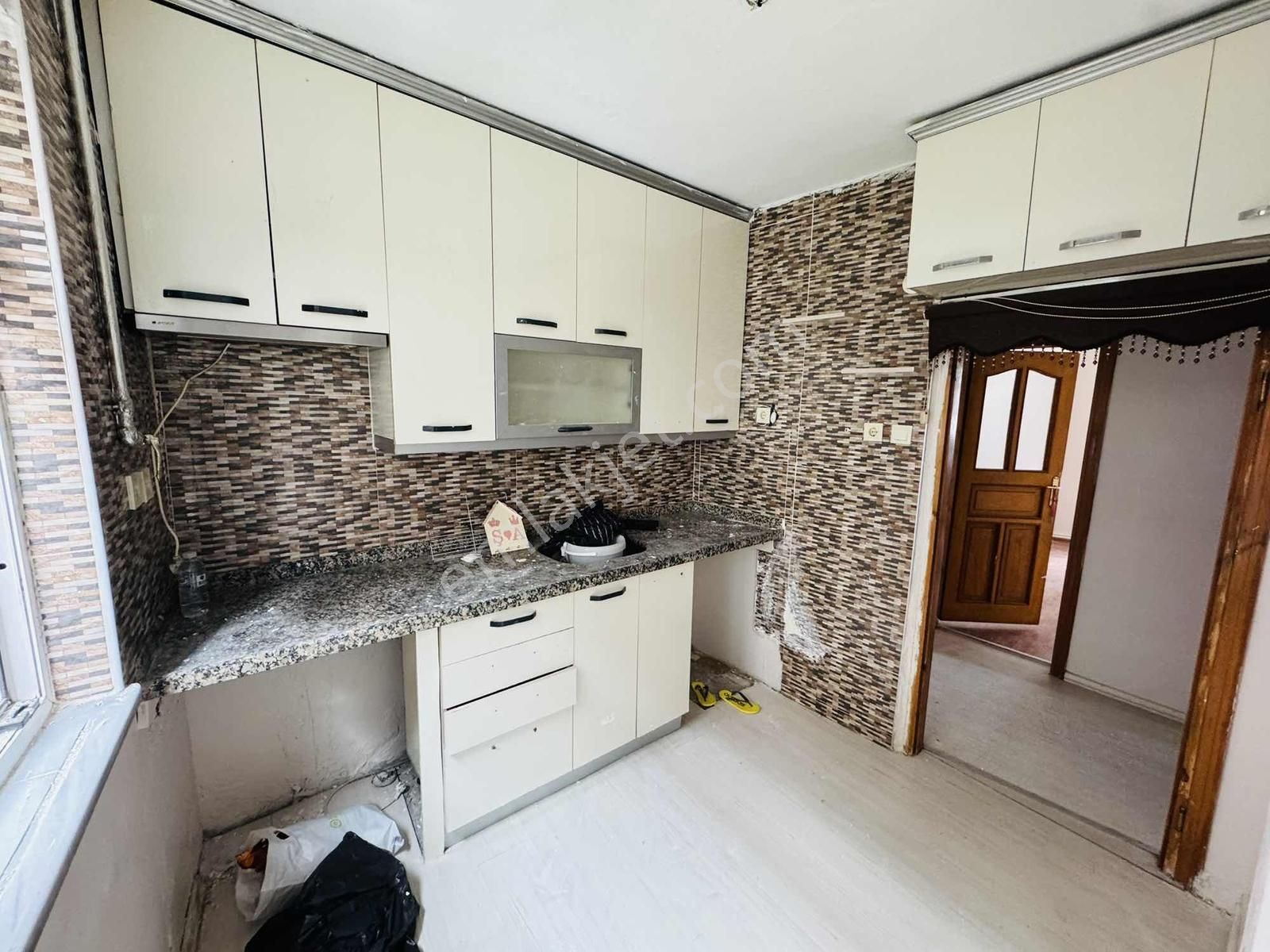 Mahmutbey'de Kiralık 2+1 90 M2 Daire - Görsel 4