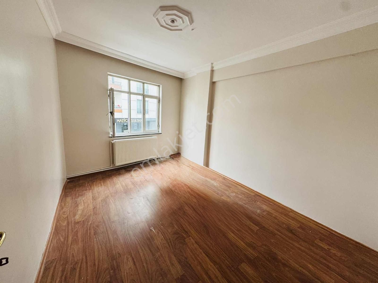 Mahmutbey'de Kiralık 2+1 90 M2 Daire - Görsel 3