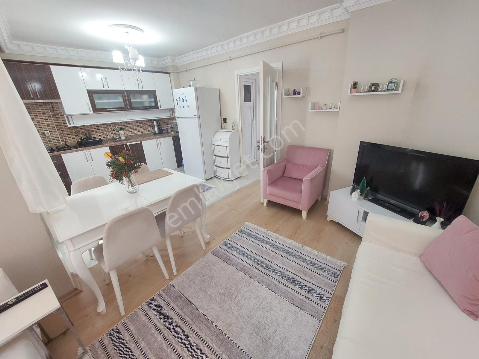 Şeref Emlak Eyüp Ssk Hastanesine Satılık Daire 4,250,000 Tl