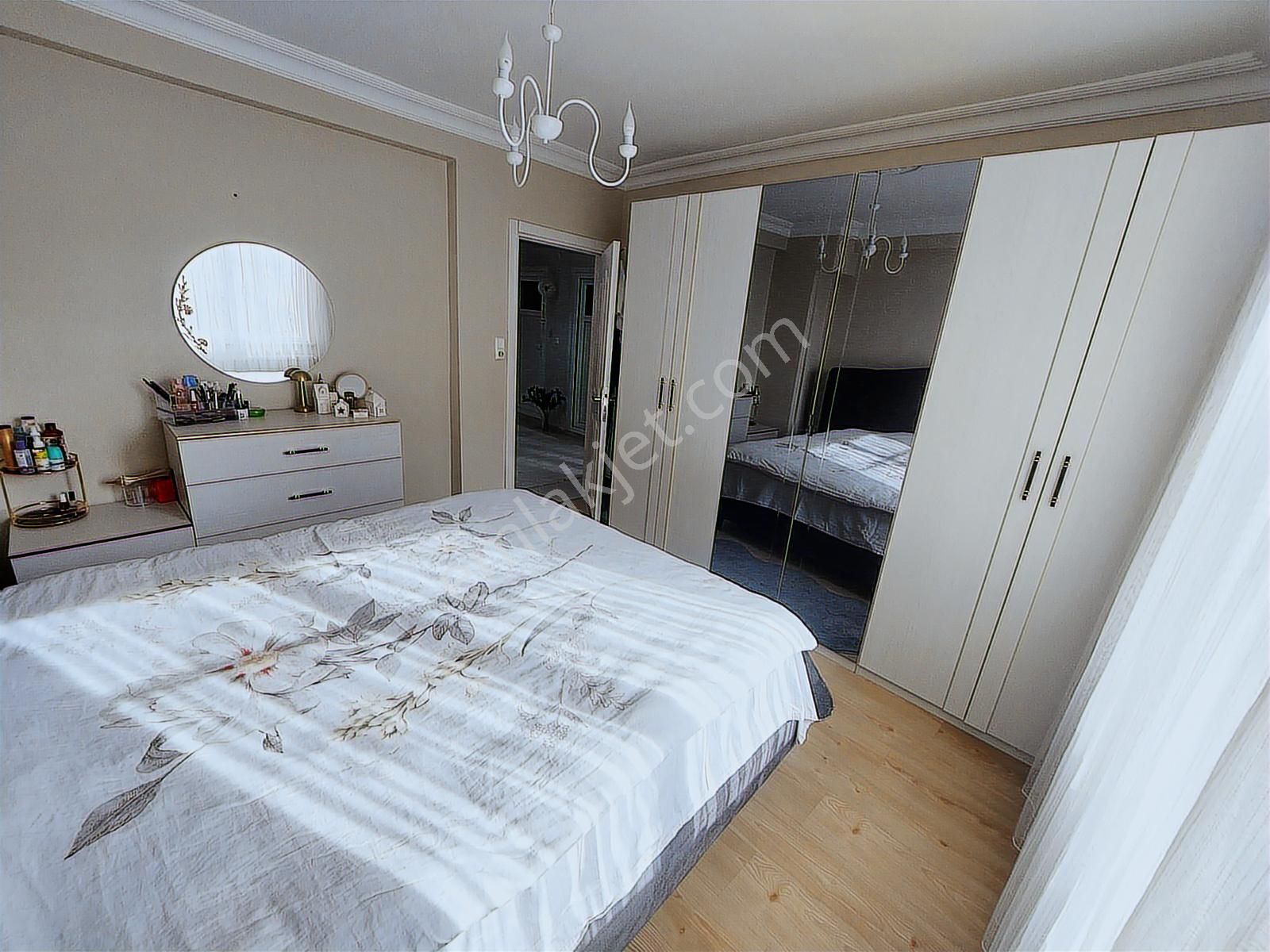 Şeref Emlak Eyüp Ssk Hastanesine Satılık Daire 4,250,000 Tl - Görsel 7