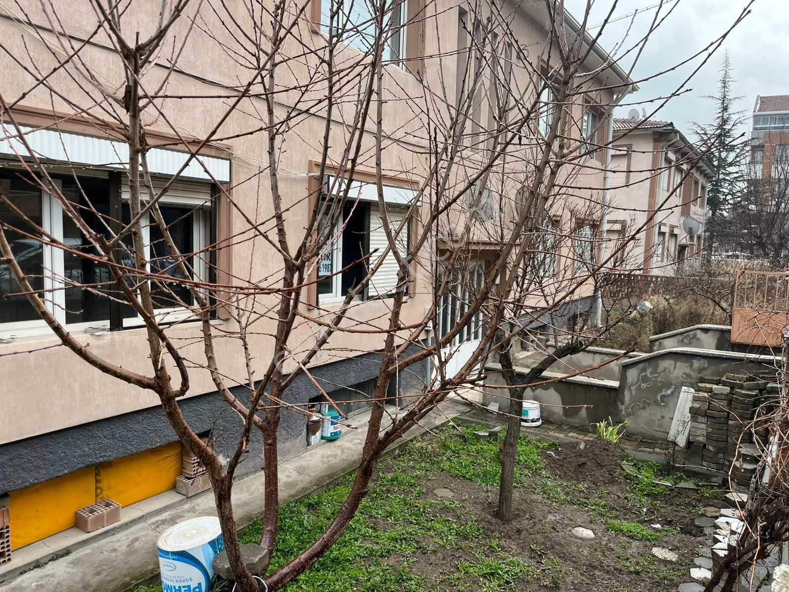 T.kartaldan Ertuğrulgazi Mh'de Merkezi Konumda Bahçeli 2+1