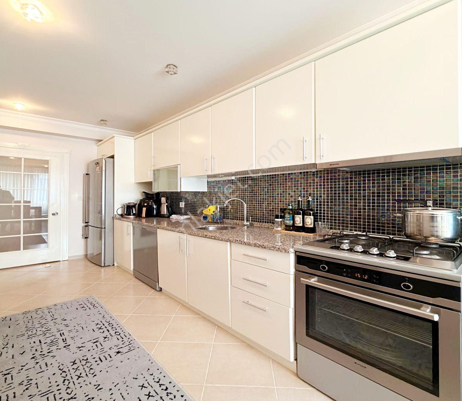 Barış Mahallesi Kat Mülkiyetli 2008 Yapımı 3+1 Satılık Daire - Görsel 3