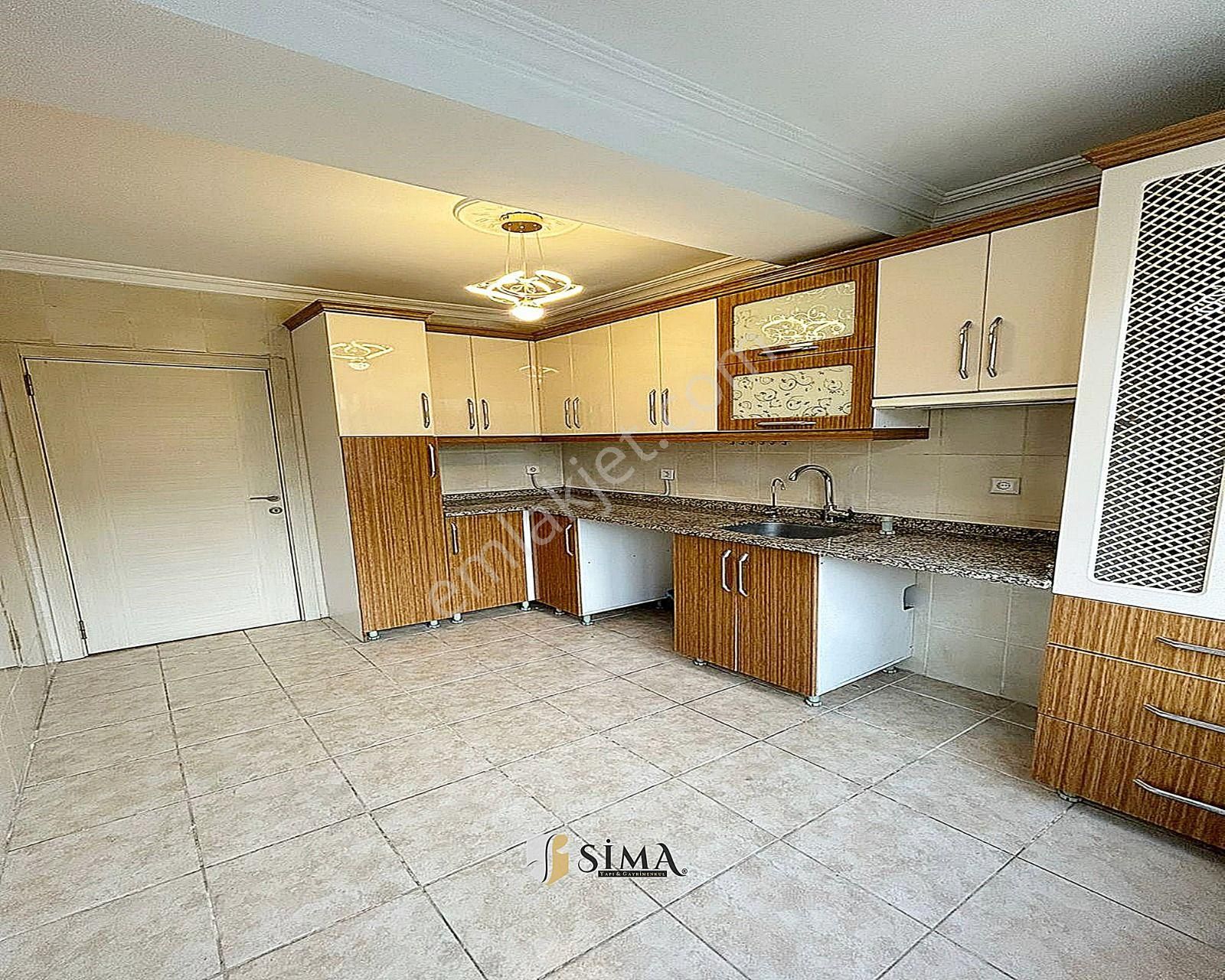 Cadde Üzeri Metrobüse 5dk! Aile Binasında Balkonlu Arakat Daire - Görsel 7