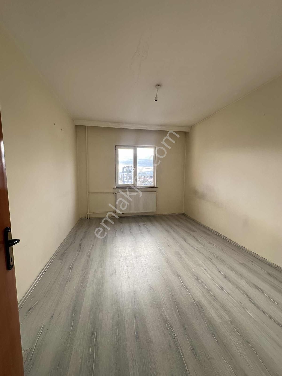 Serkent Eras Sitesi'nde Bulunan 3 + 1 Kiralık Daire Fırsatı