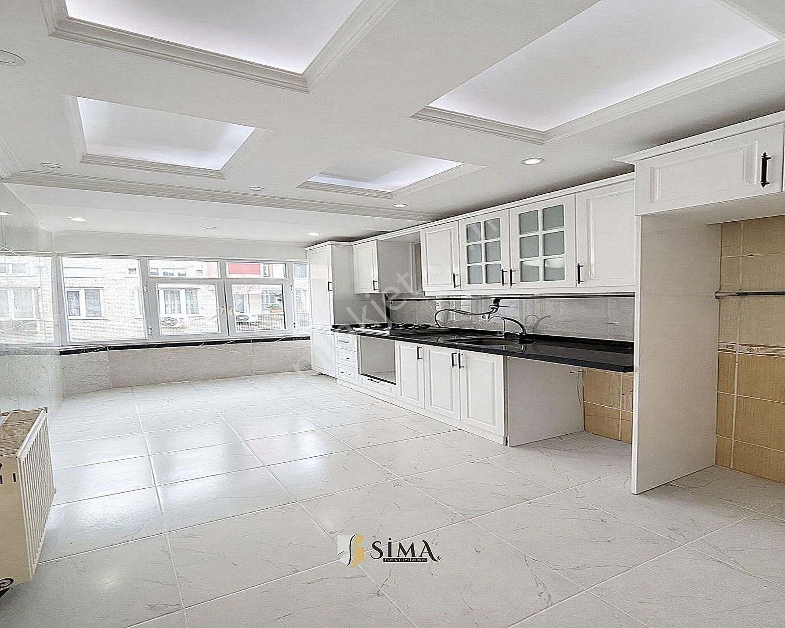 Metrobüse Yakın Ufuk Caddesi Üzerinde Genişm2 Ferah Aydınlık 2+1