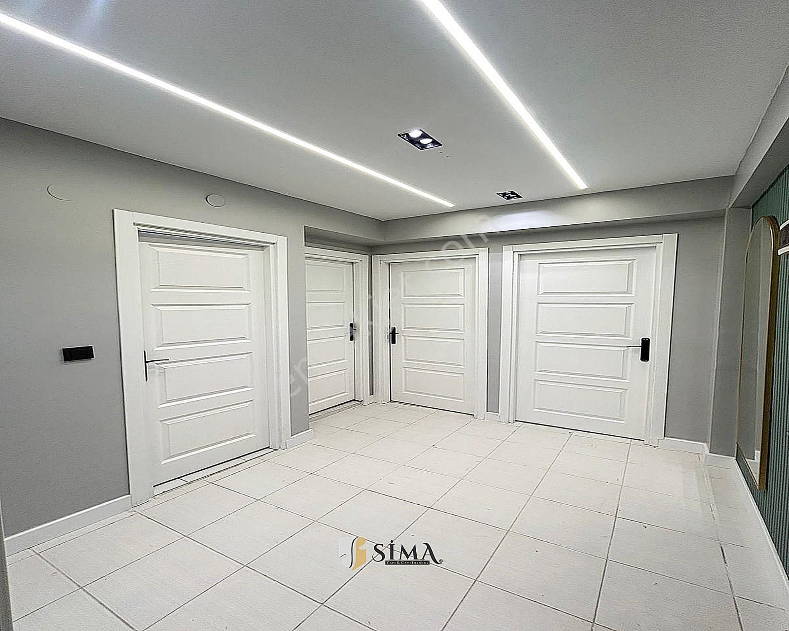 Metrobüse Yakın Merkezi Konumda Dekorlu 2+1 Daire - Görsel 5