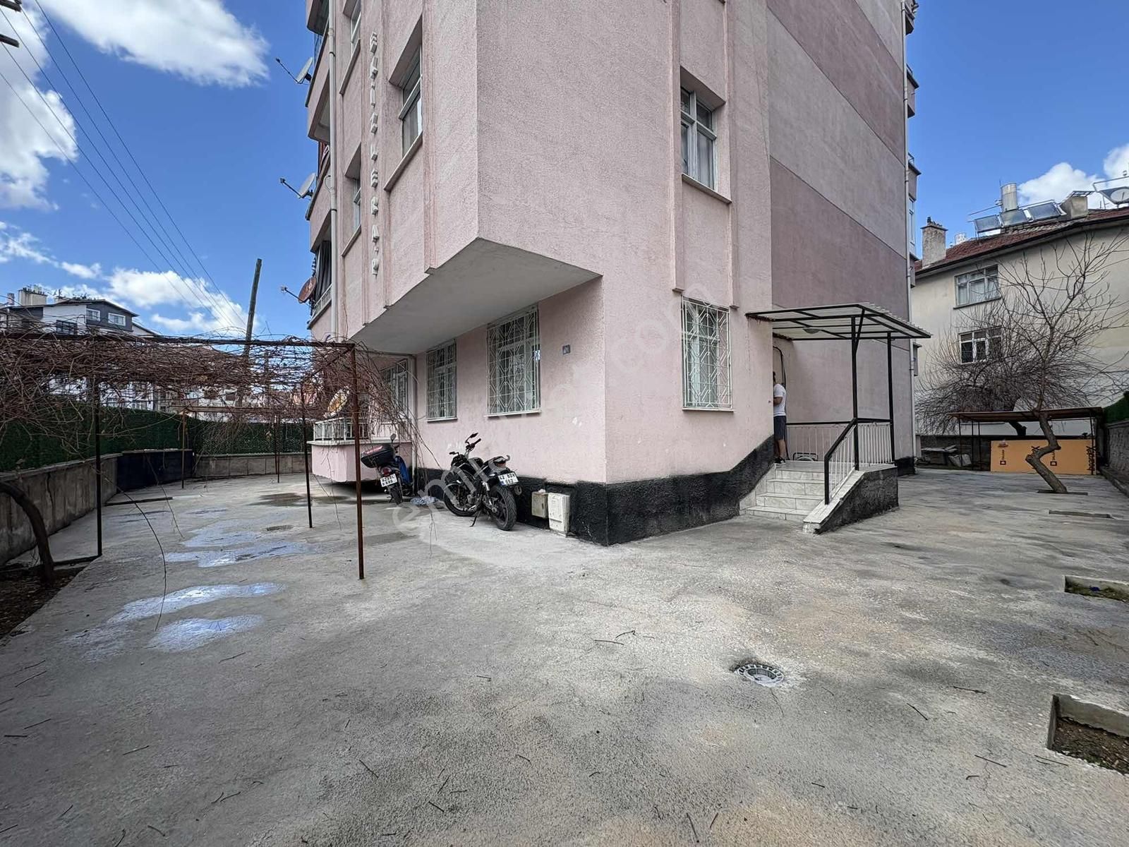 Dünya Göz Hastanesi Yakını, Yüksek Giriş Masrafsız Ferah Daire - Görsel 15