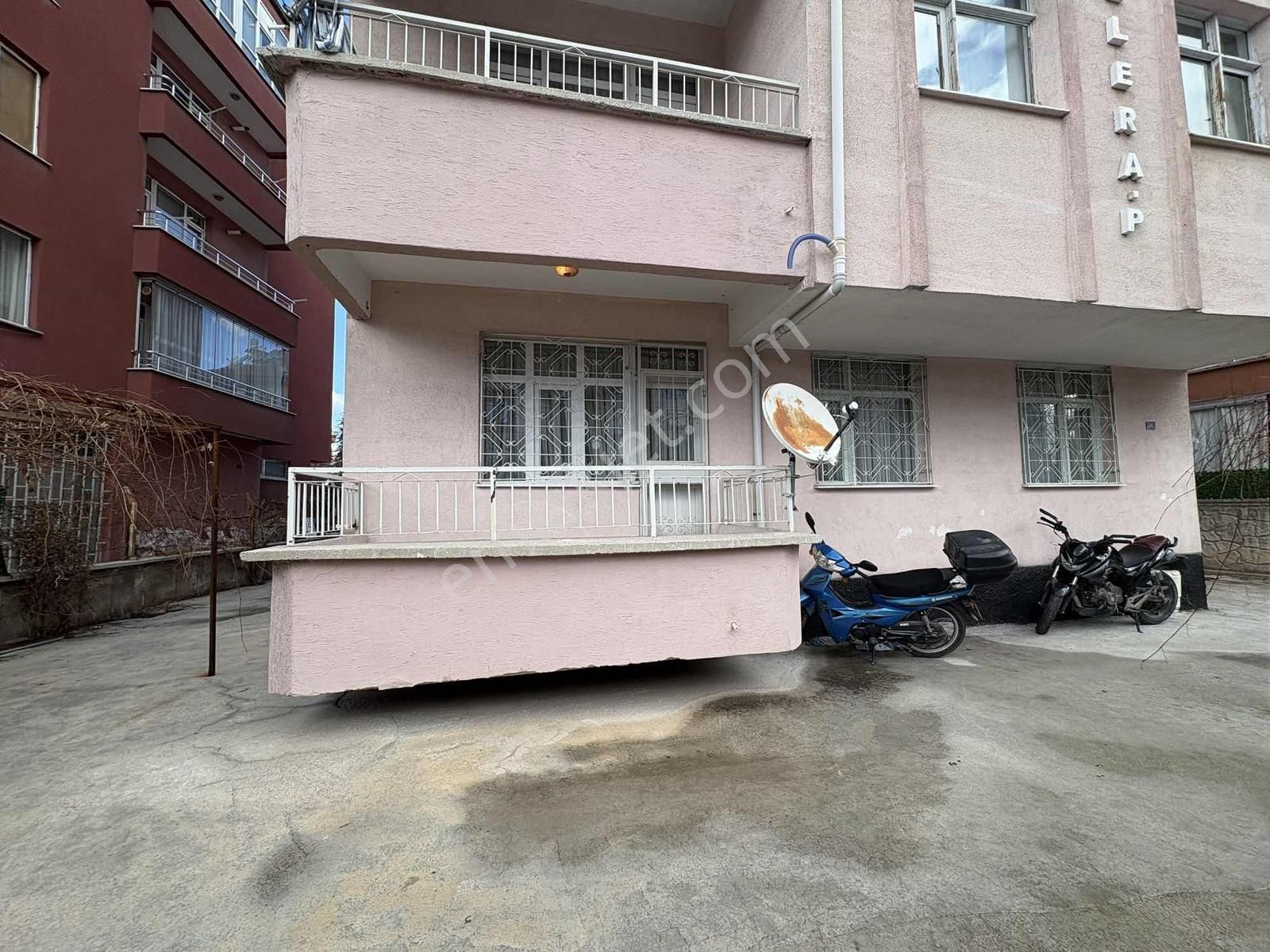 Dünya Göz Hastanesi Yakını, Yüksek Giriş Masrafsız Ferah Daire - Görsel 16