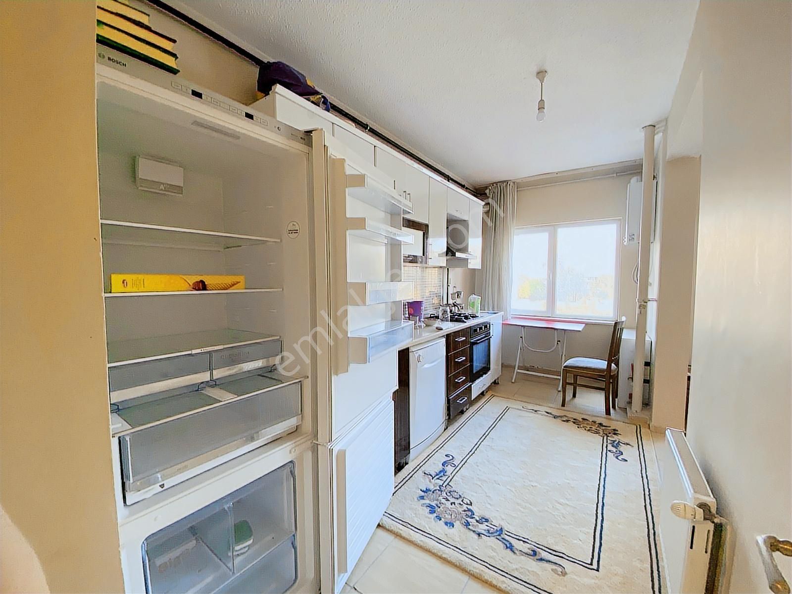 Altınevler'de, 2+1, Balkonlu, 4. Katta Eşyalı Satılık Daire! - Görsel 7