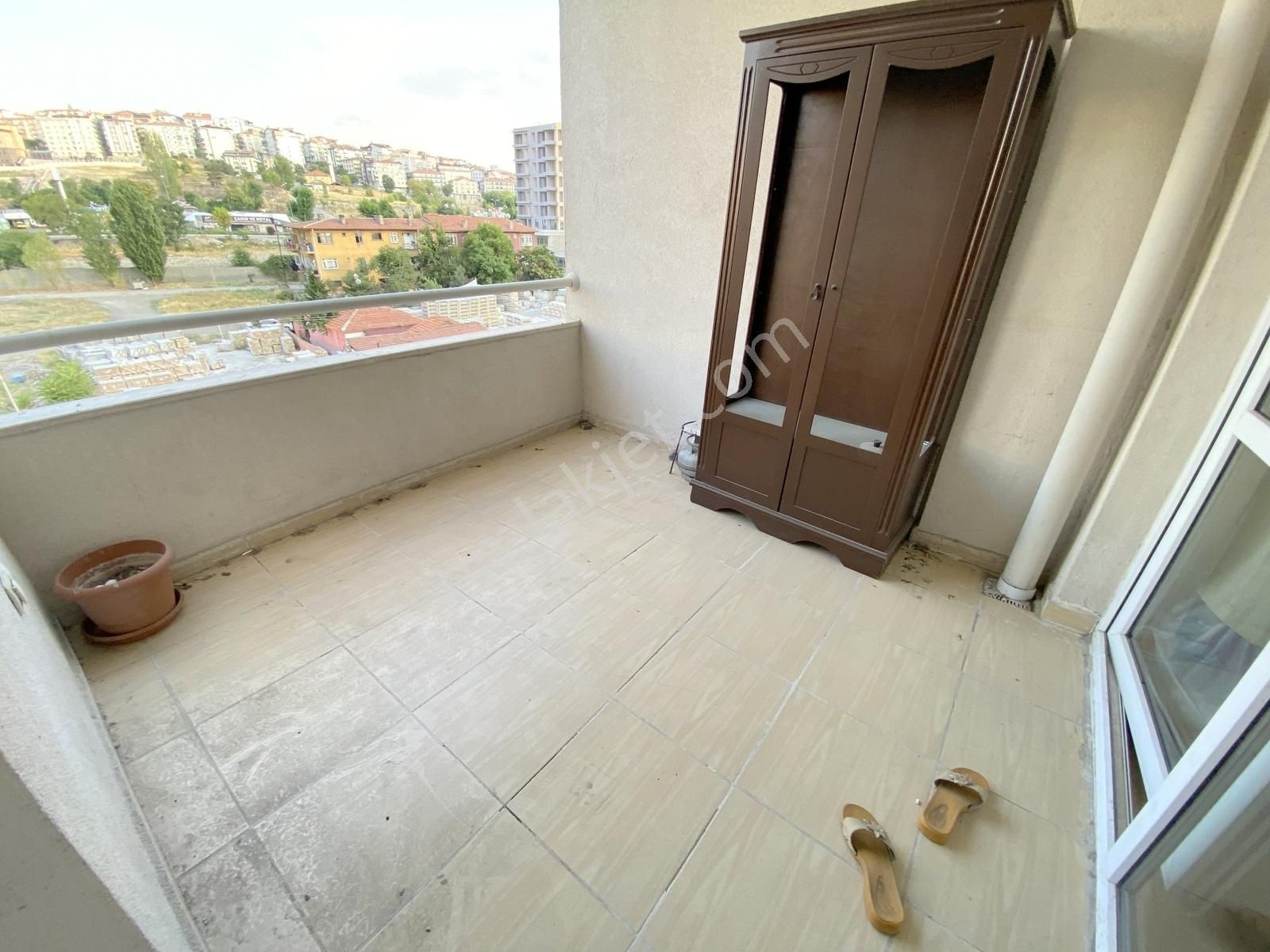 Altınevler'de, 2+1, Balkonlu, 4. Katta Eşyalı Satılık Daire! - Görsel 10