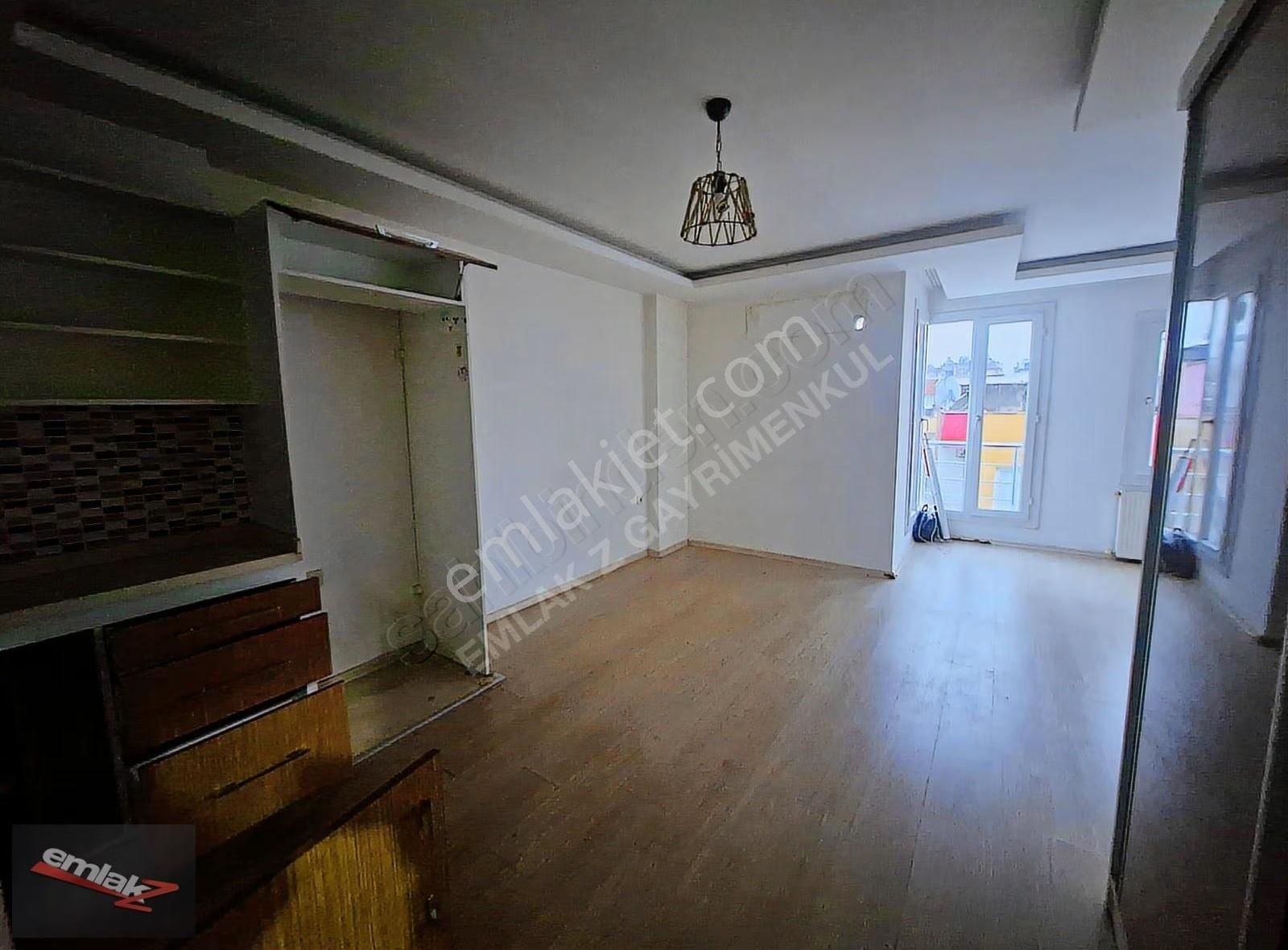 Emlak Z Den ⫸güvenevler Mah. Doğalgazlı乂forum Civarı 2+1 Kiralık - Görsel 2