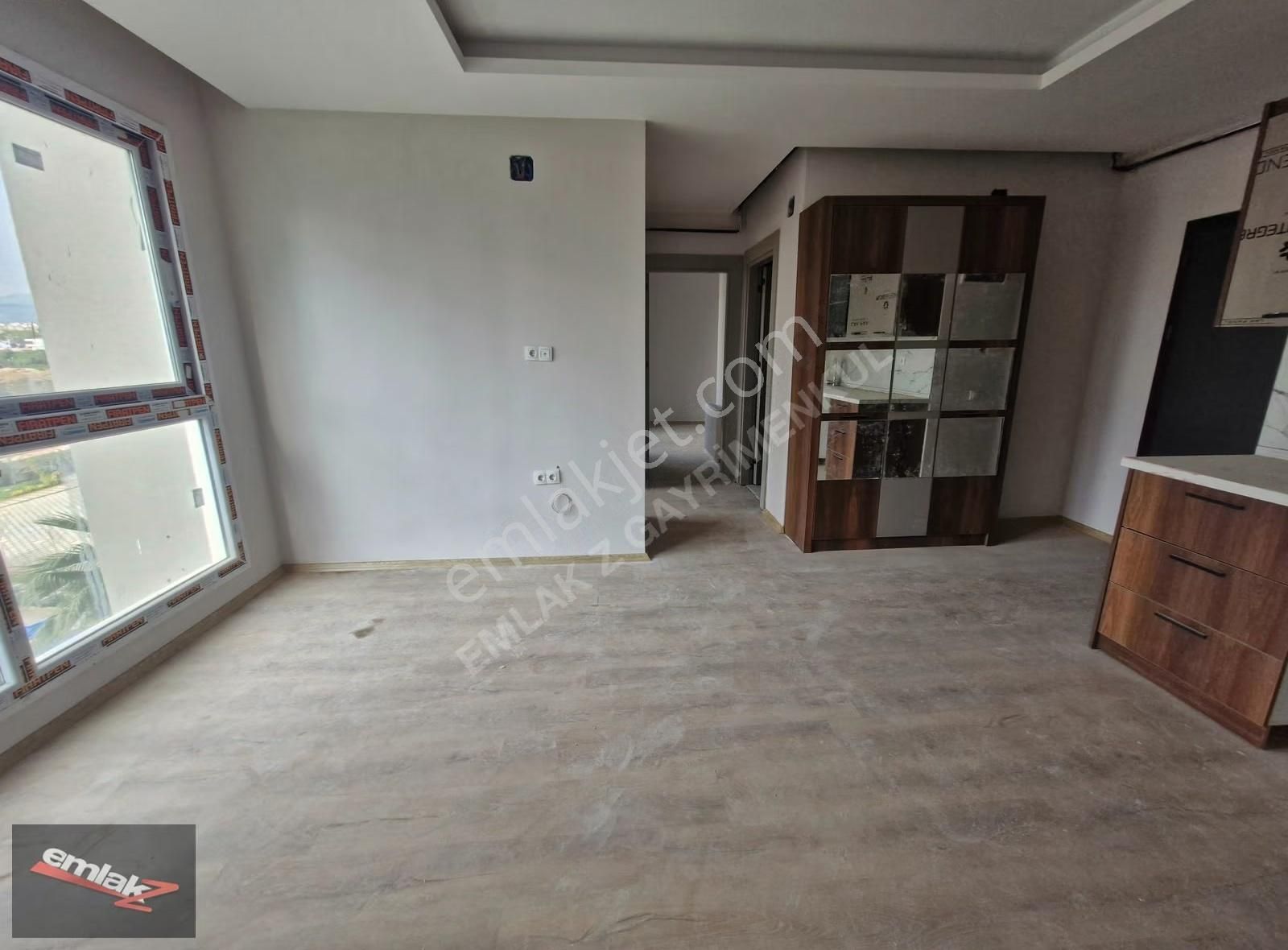 Emlak Z'den 乂 Akdeniz Mahallesin'de 乂site İçerisinde Kiralık 2+1 - Görsel 2