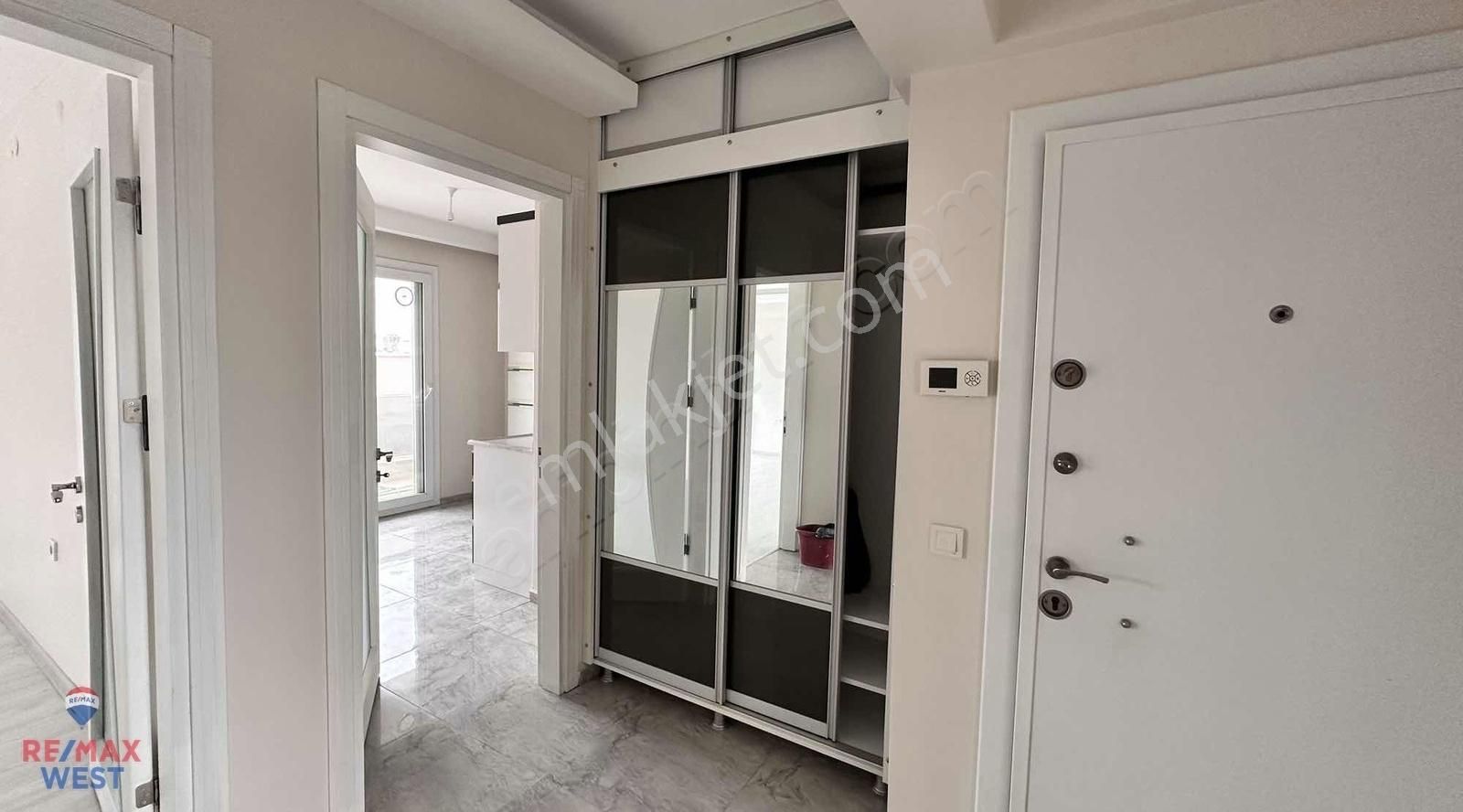 Karşıyaka Şemikler Mavi Şehir İzban Yakını 2 Banyolu Kiralık 2+1 - Görsel 3