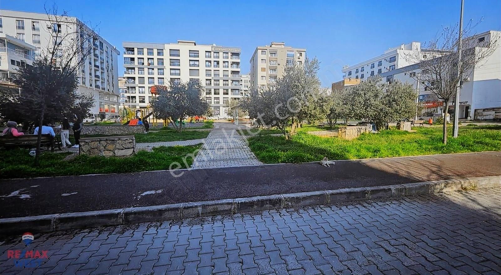 Çiğli Olive Park Evlerinde Full Eşyalı Kiralık 1+1 Daire - Görsel 18