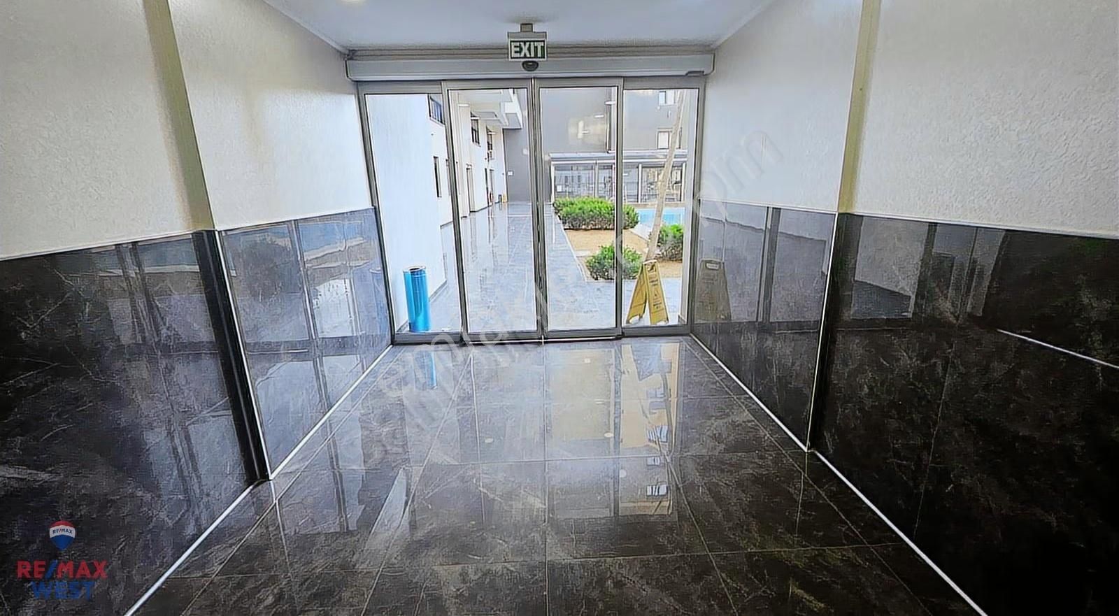 Çiğli Olive Park Evlerinde Full Eşyalı Kiralık 1+1 Daire - Görsel 8