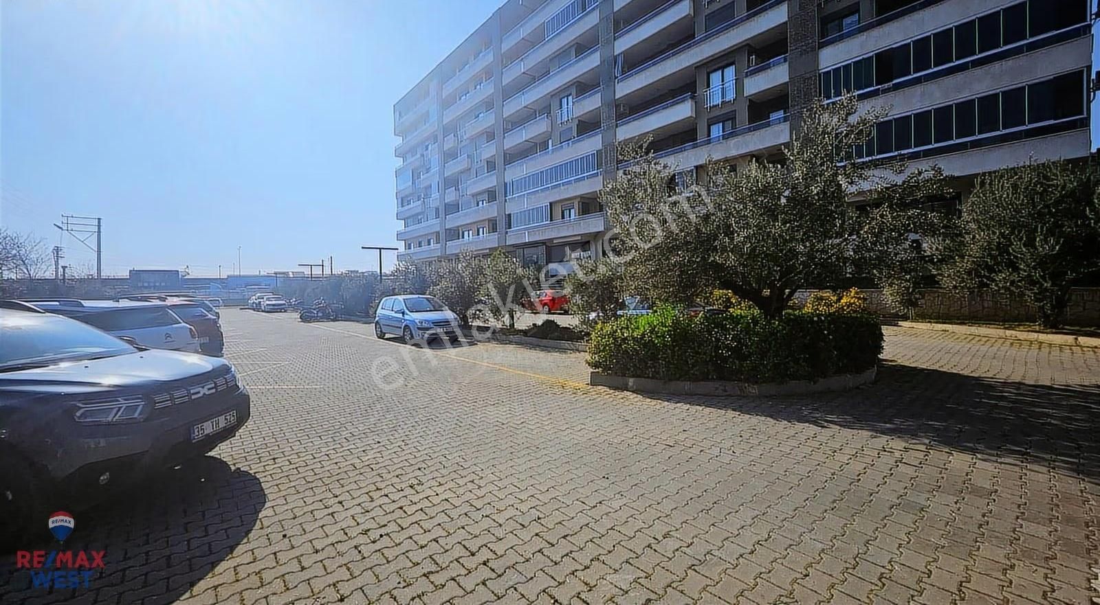 Çiğli Olive Park Evlerinde Full Eşyalı Kiralık 1+1 Daire - Görsel 14