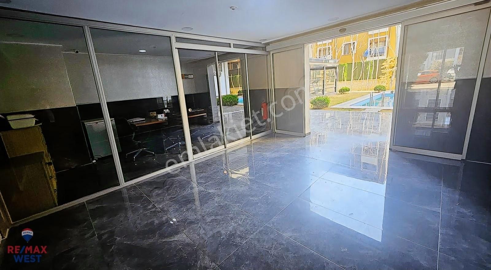 Çiğli Olive Park Evlerinde Full Eşyalı Kiralık 1+1 Daire - Görsel 2
