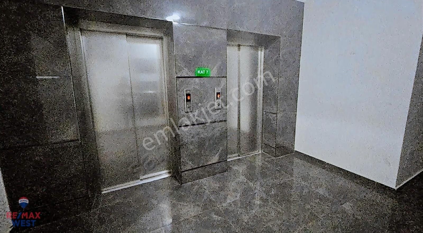 Çiğli Olive Park Evlerinde Full Eşyalı Kiralık 1+1 Daire - Görsel 27