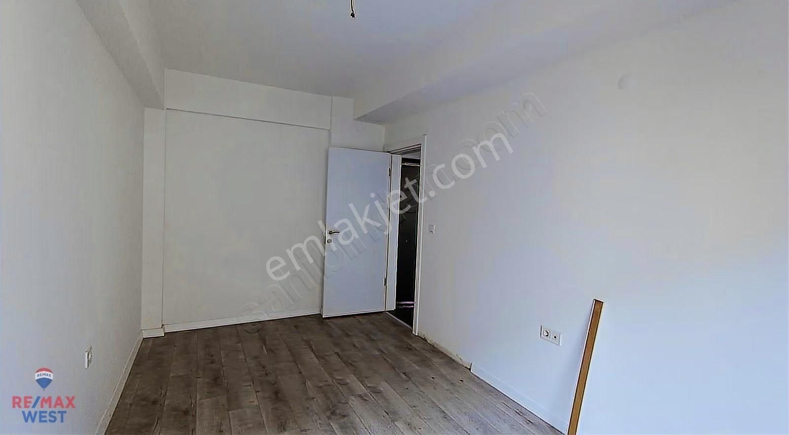 Karşıyaka Alaybey 0 Yeni Binada Ön Cephe 2+1 Kiralık Daire - Görsel 2