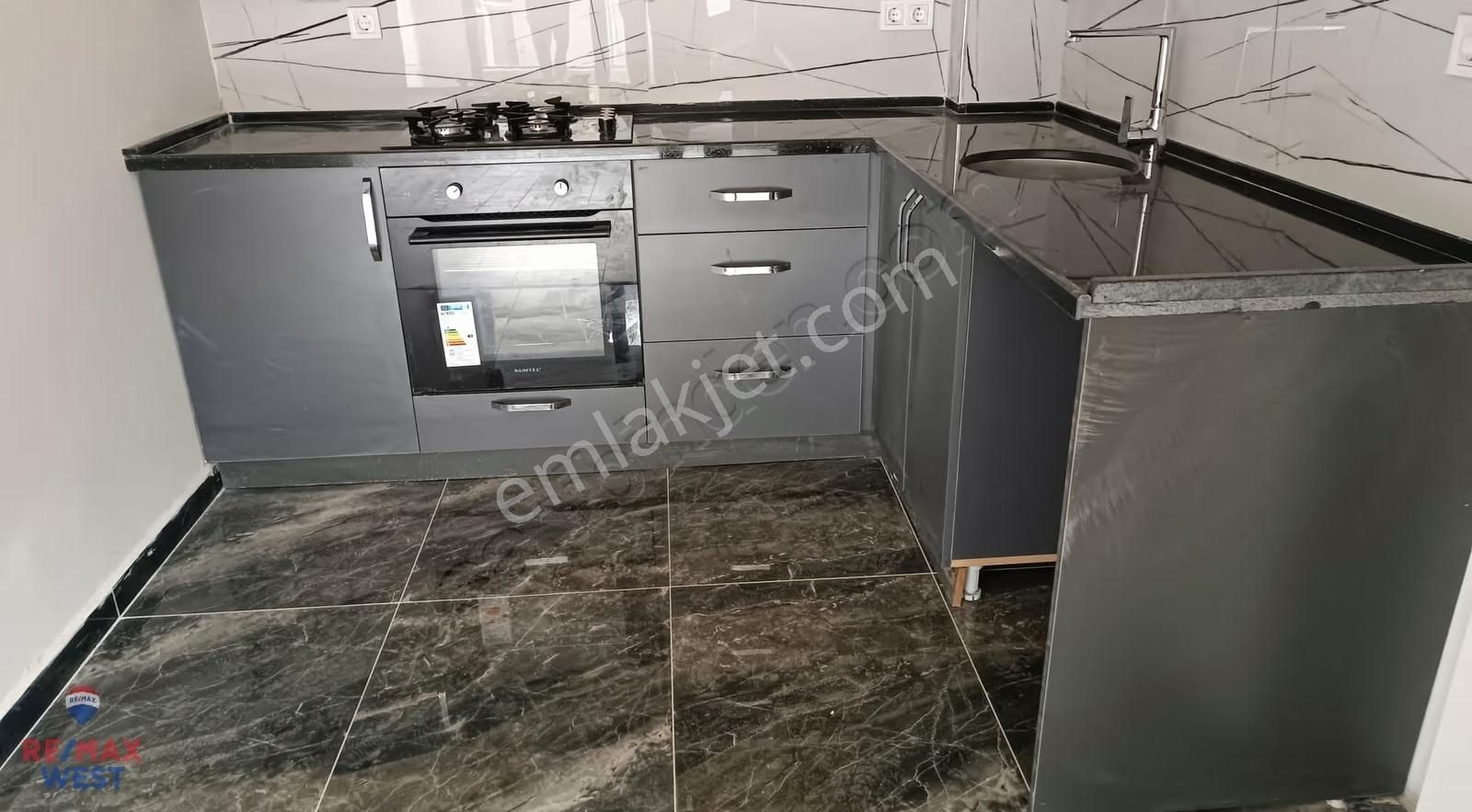 Karşıyaka Alaybey 0 Yeni Binada Ön Cephe 2+1 Kiralık Daire - Görsel 3
