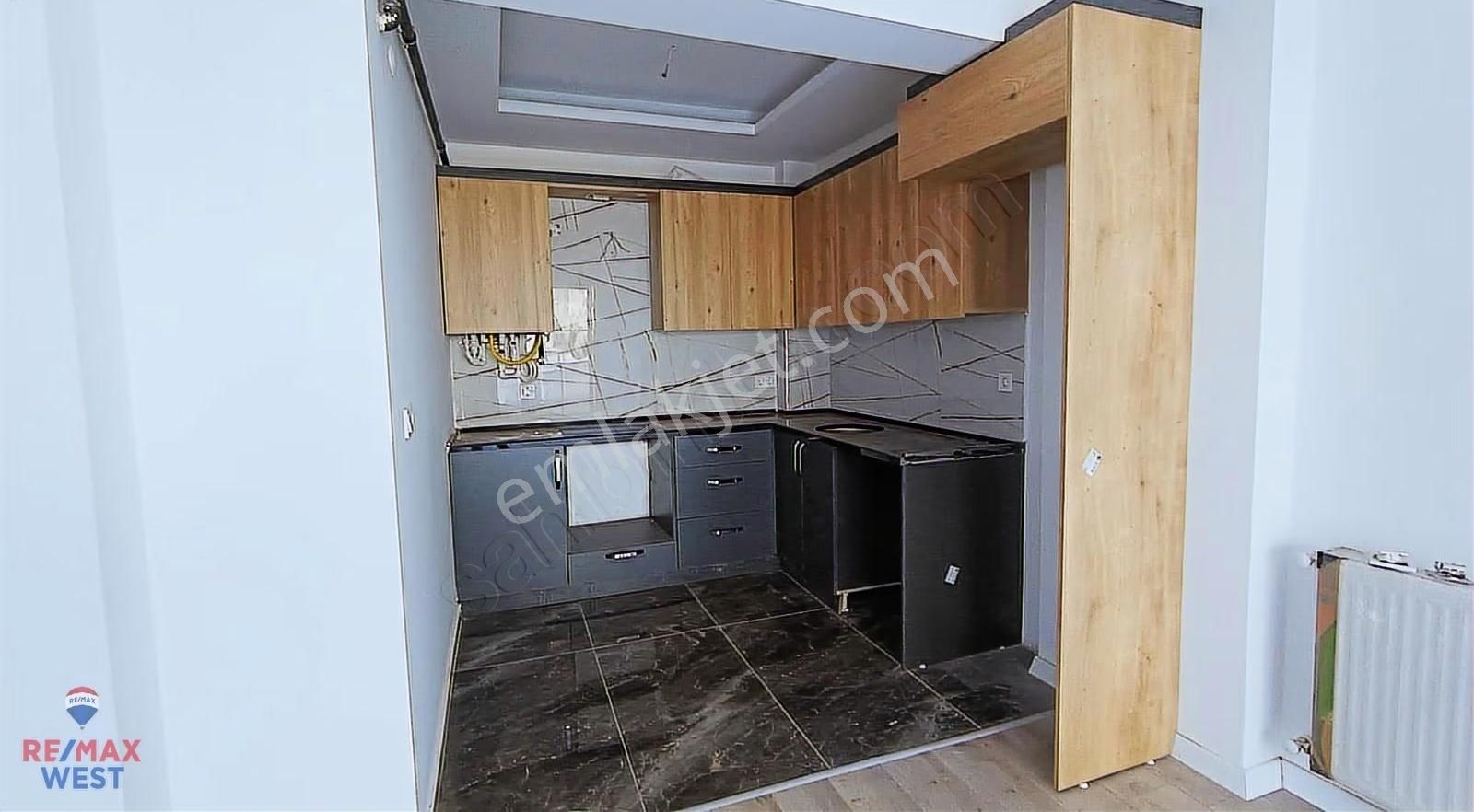 Karşıyaka Alaybey 0 Yeni Binada Ön Cephe 2+1 Kiralık Daire - Görsel 28