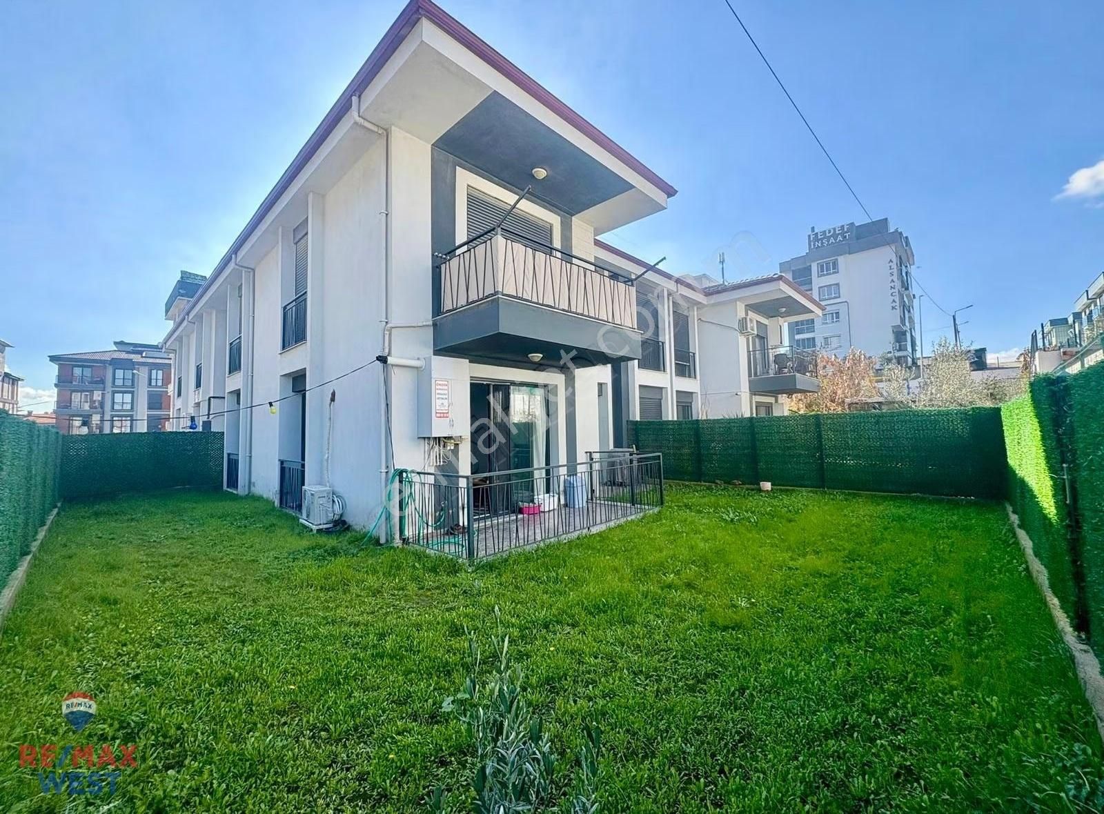 Seferihisarda 2+1 Özel Bahçeli Satılık Daire