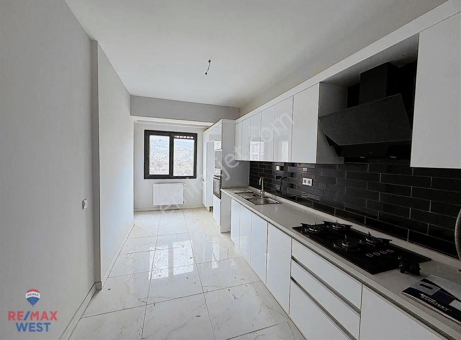 Çamdibi Tuval Yapıda Satılık 3+1 Daire