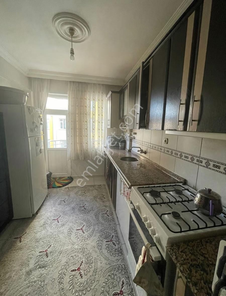 Akhüyük Sitesinde Arakat Acill Satılık Daire