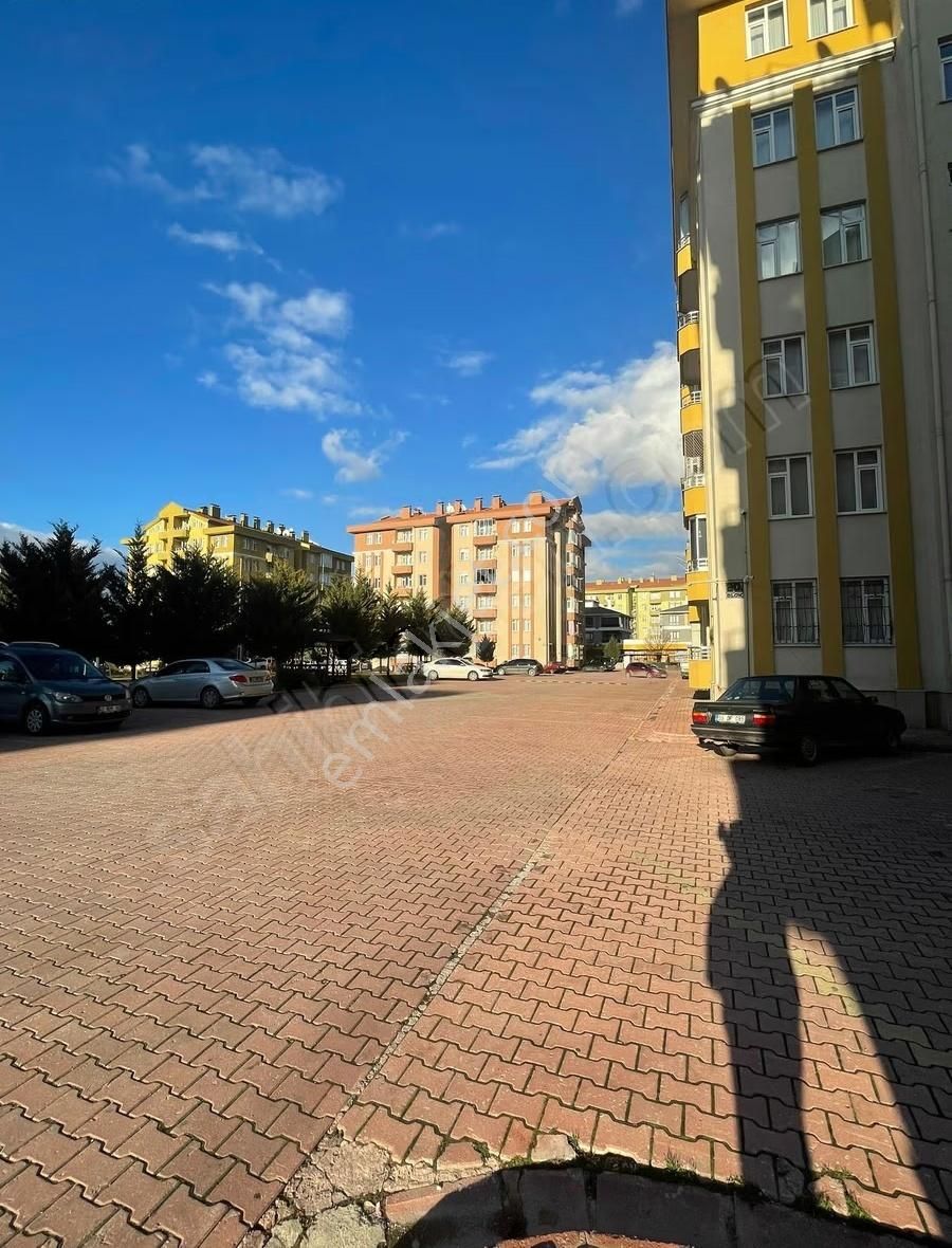 Akhüyük Sitesinde Arakat Acill Satılık Daire - Görsel 12