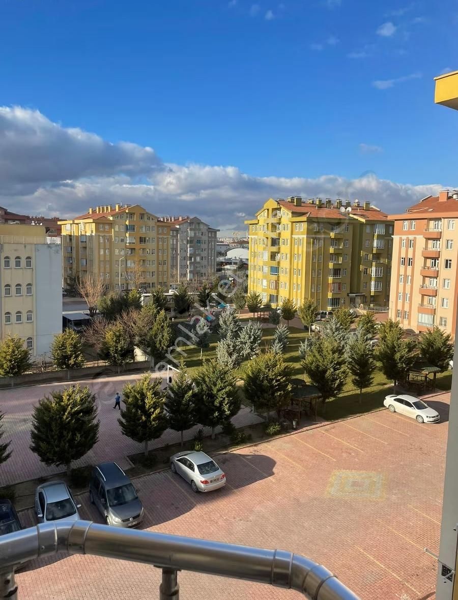 Akhüyük Sitesinde Arakat Acill Satılık Daire - Görsel 2