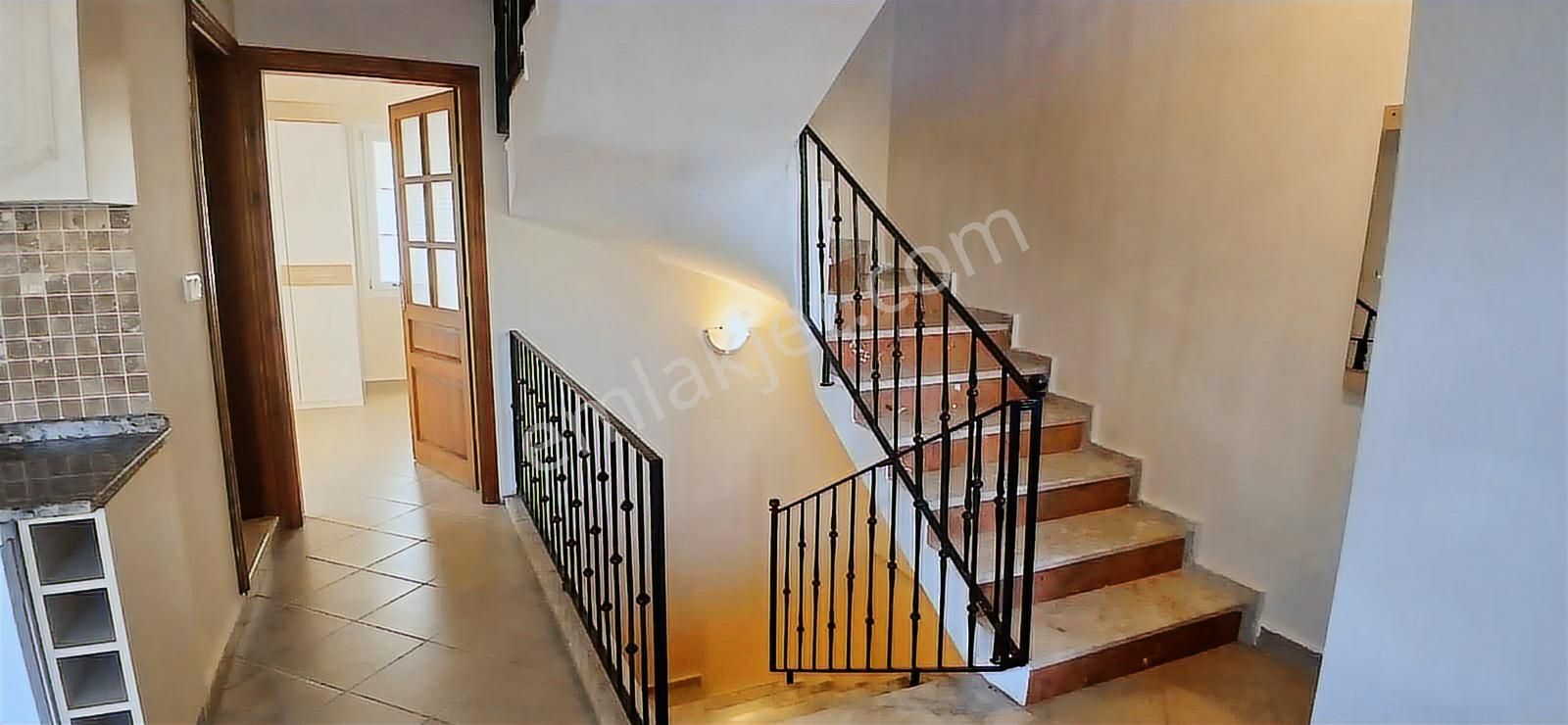 Stoptan Foça Barış Manço Bulvarında 3+1 Dubleks Daire - Görsel 30