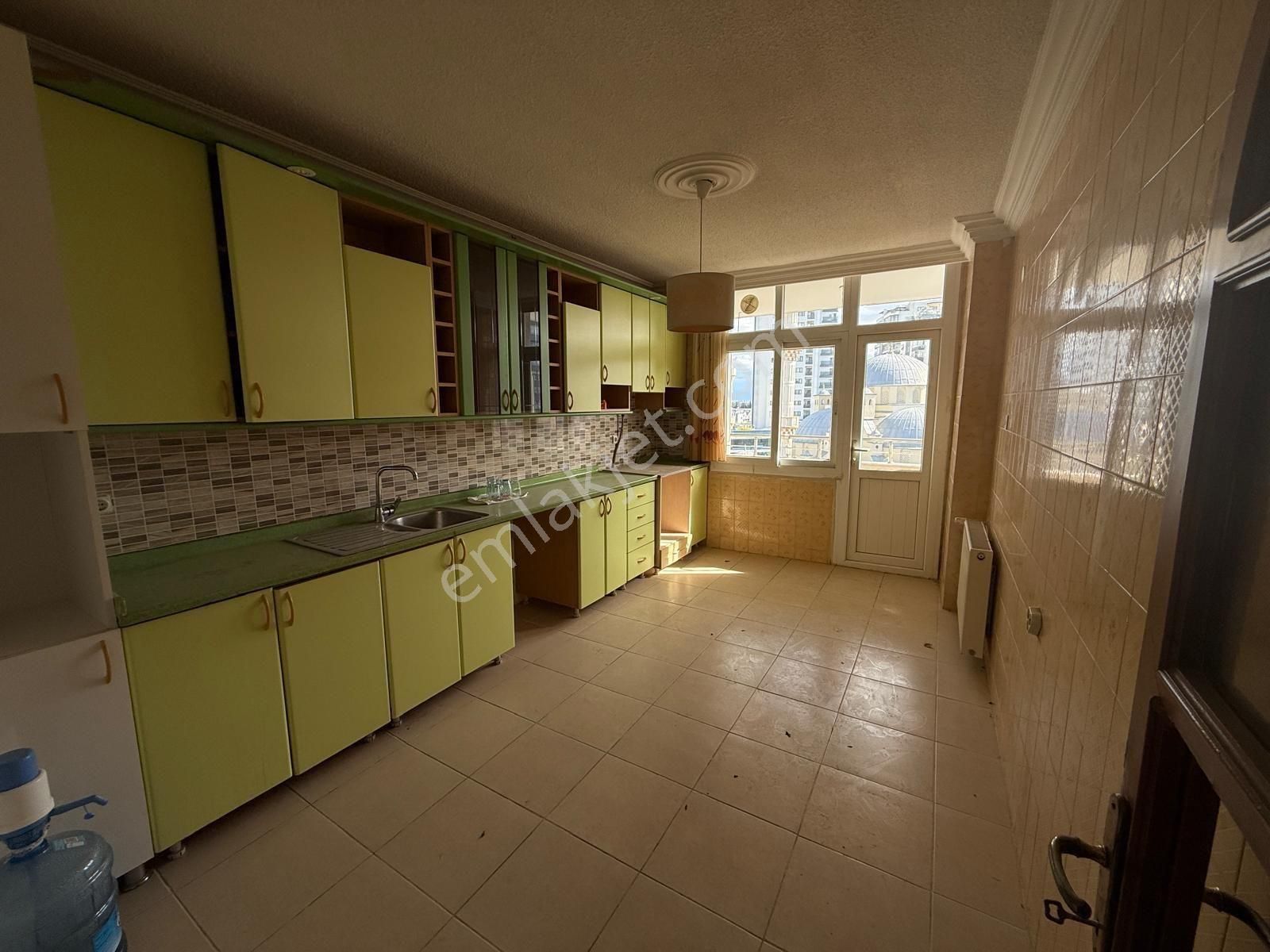 Adana'nın Kalbi Turgut Özalda Doğalgazlı Blv Üzeri Kiralık Daire