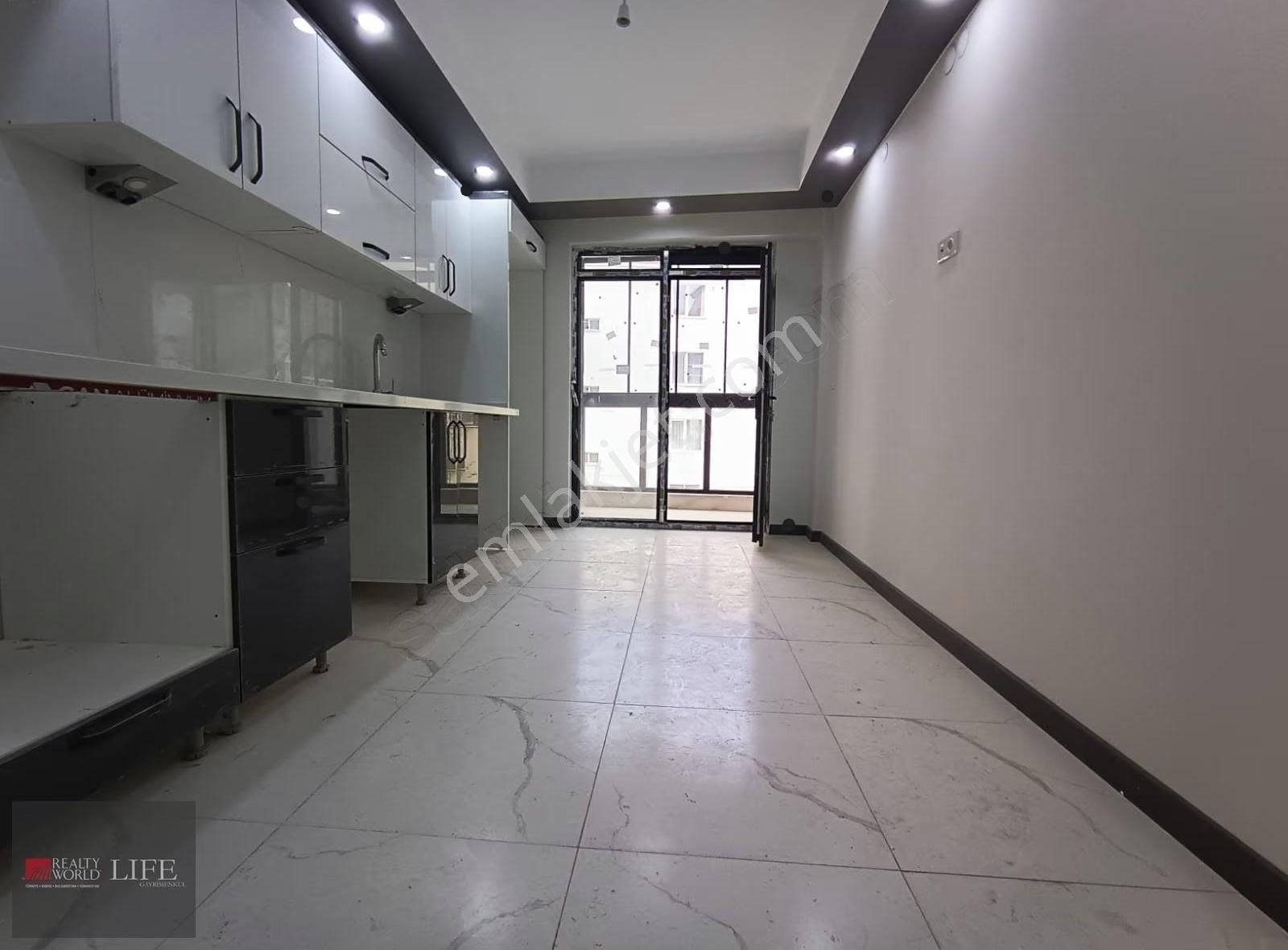 Rw Lıfe // Gökmeydan 19 Mayıs Cad.yakını Satılık Geniş 2+1 Daire